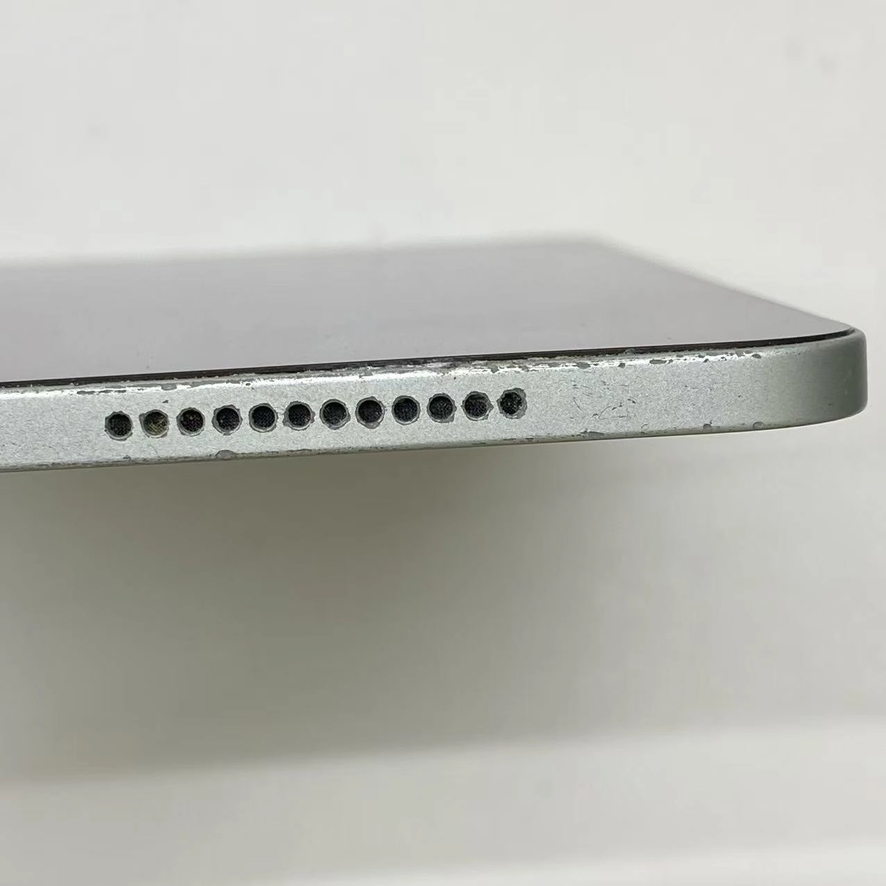 iPad Air 第4世代 Wi-Fiモデル 64GB グリーン NYFR2J/A ジャンク品