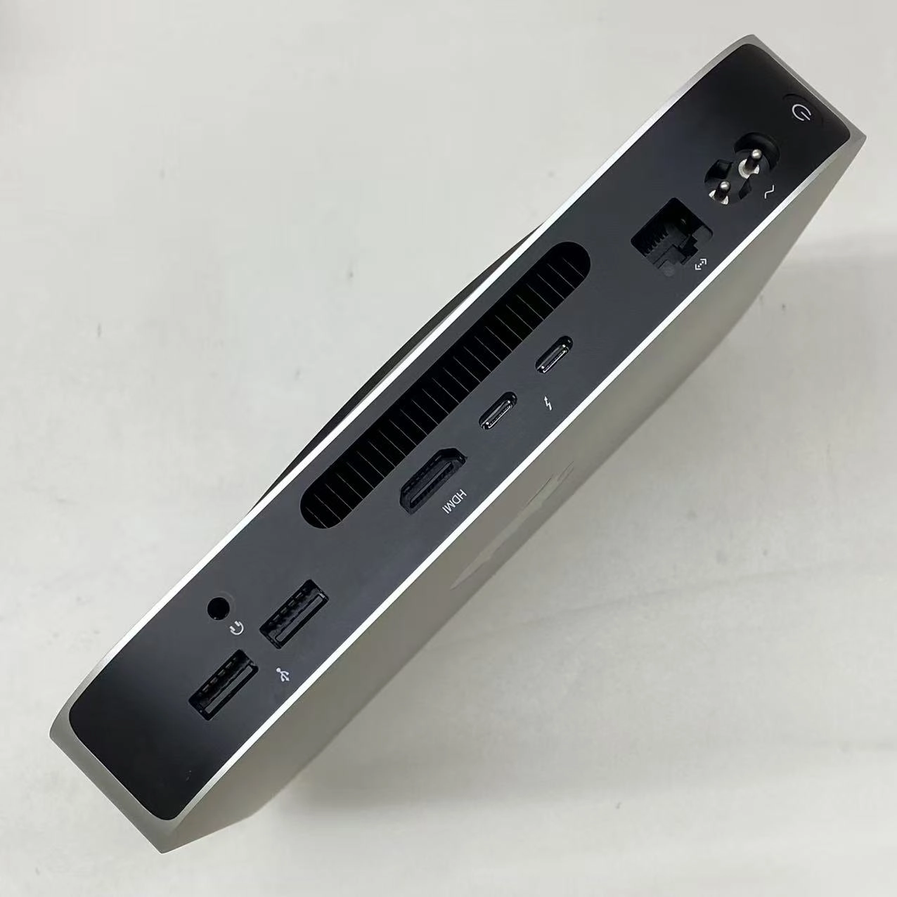 Mac mini M1 2020(CPU:8C/GPU:8C) 8GB/512GB シルバー MGNT3J/A