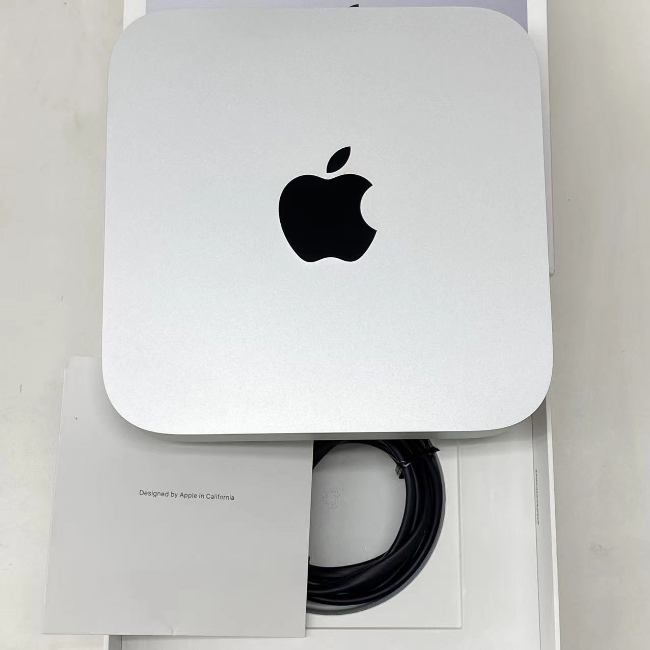 Mac mini M1 2020(CPU:8C/GPU:8C) 8GB/512GB シルバー MGNT3J/A