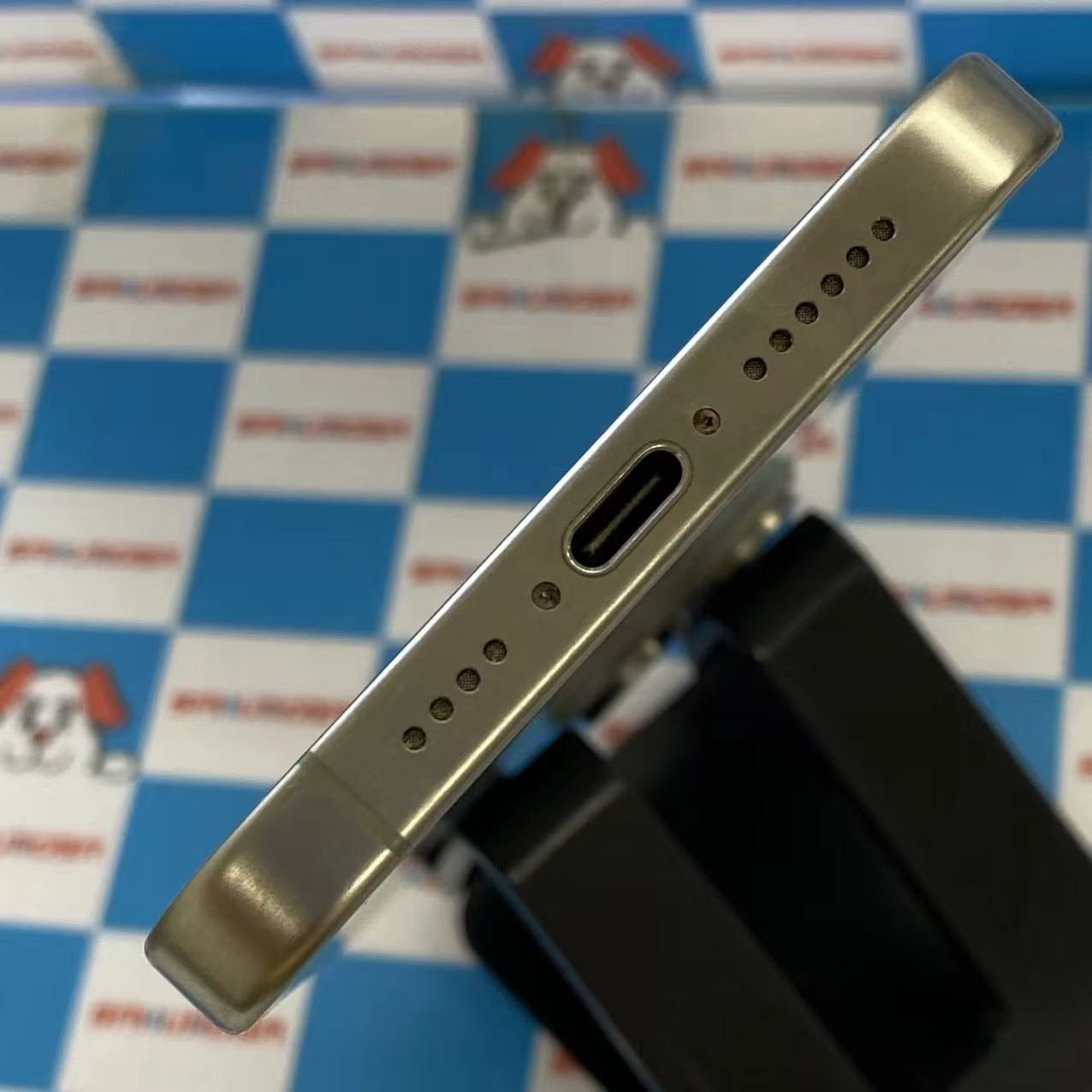 iPhone15 Pro Max 1TB ナチュラルチタニウム MU713J/A AU版SIMフリー au