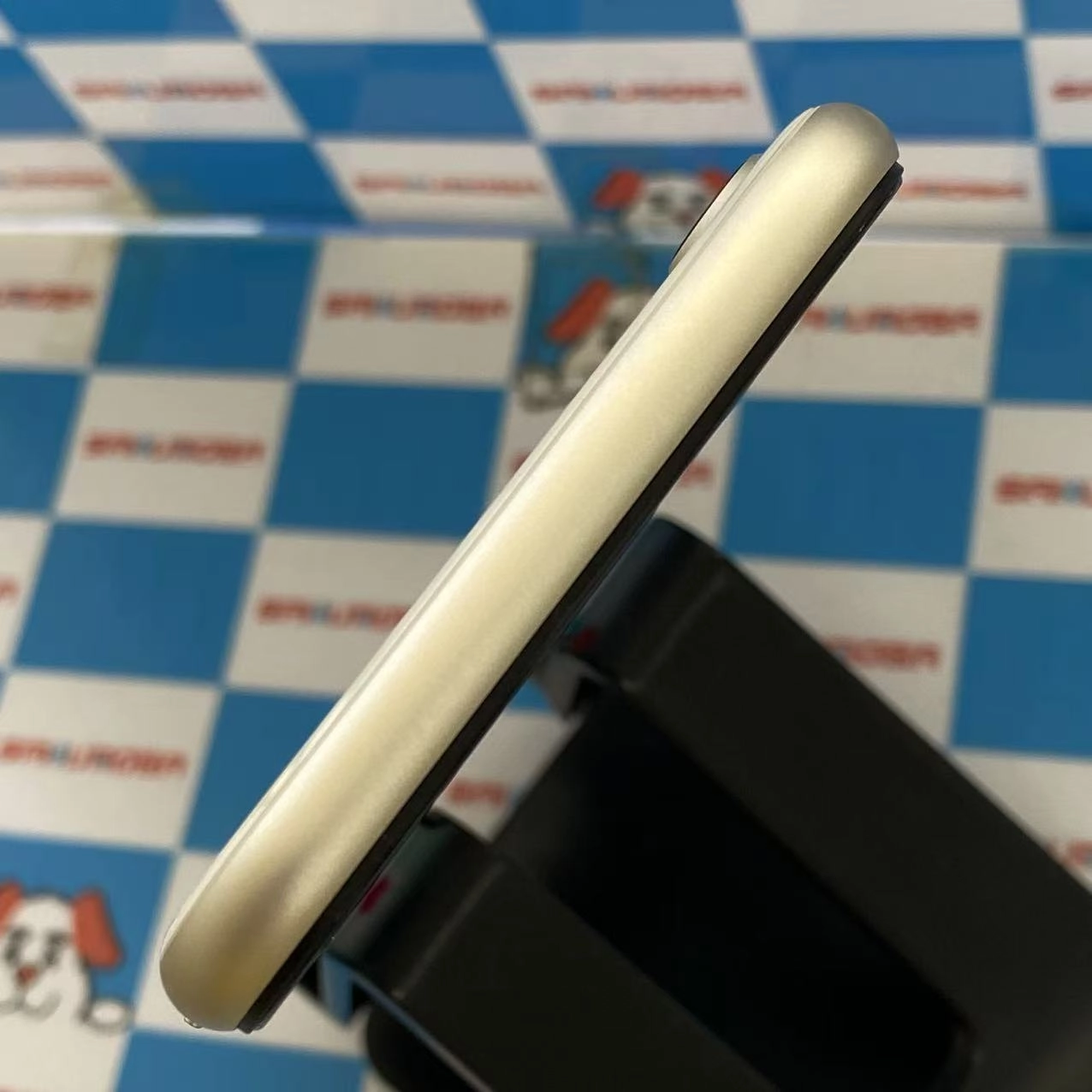 iPhoneSE 第3世代 128GB スターライト MMYG3J/A SoftBank版SIMフリー