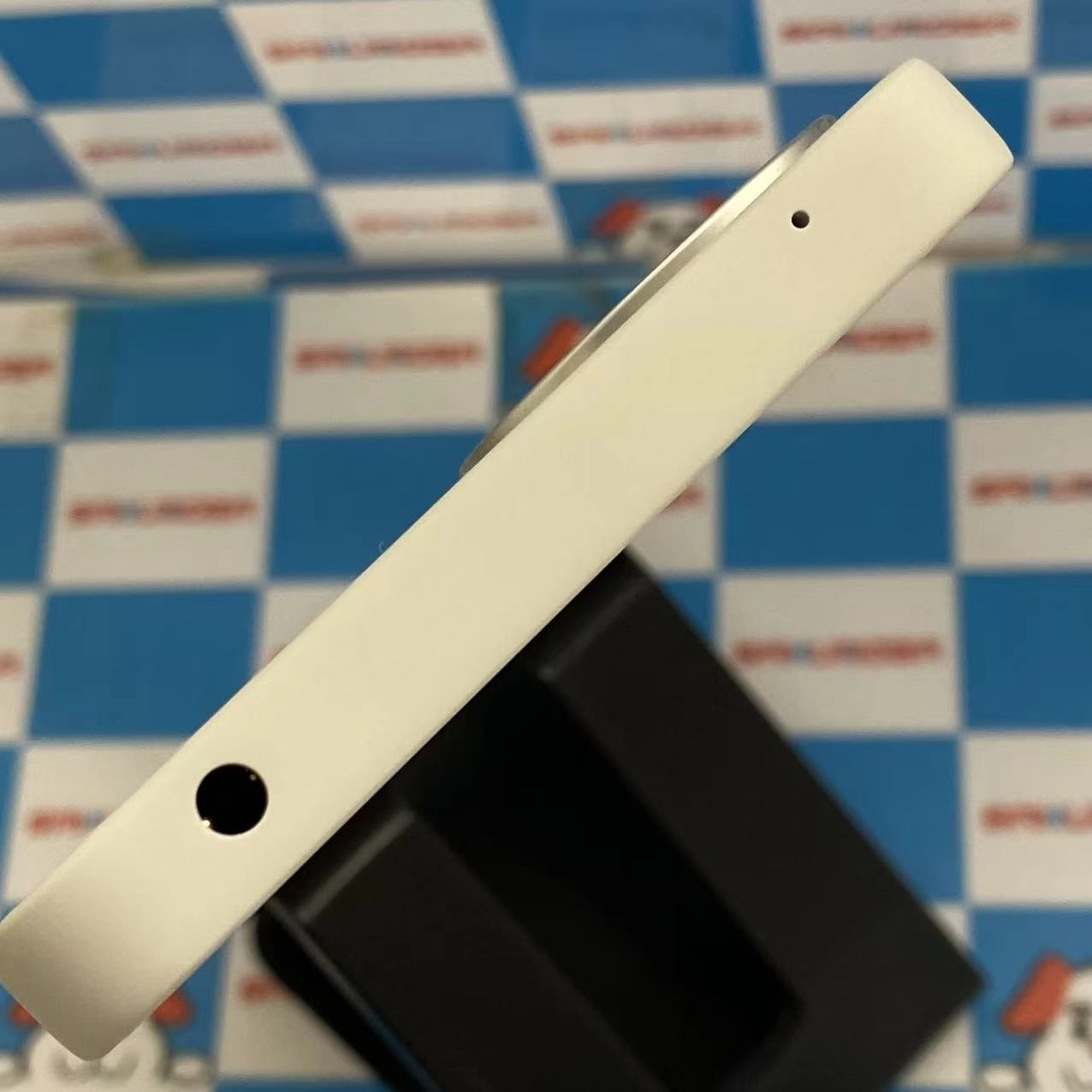 AQUOS wish5 4GB/64GB ユキ SH-52F docomo版SIMフリー  新品同様