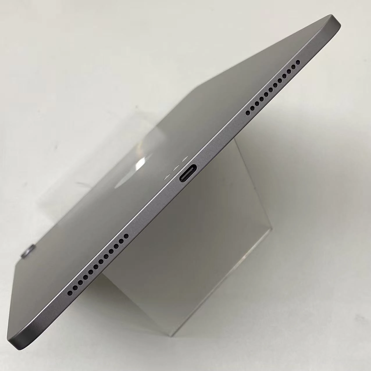 iPad Air 11インチ 第6世代 海外版Wi-Fiモデル 128GB スペースグレイ 4UWC3CH/A 極美品