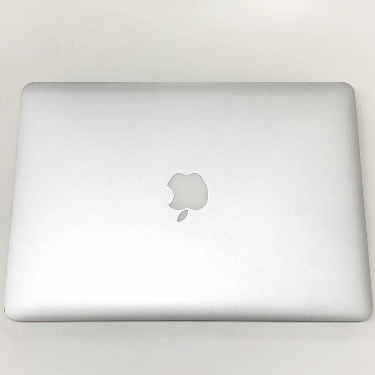 MacBook Air 13インチ Mid2017 Corei5 8GB/256GB シルバー MQD42J/A