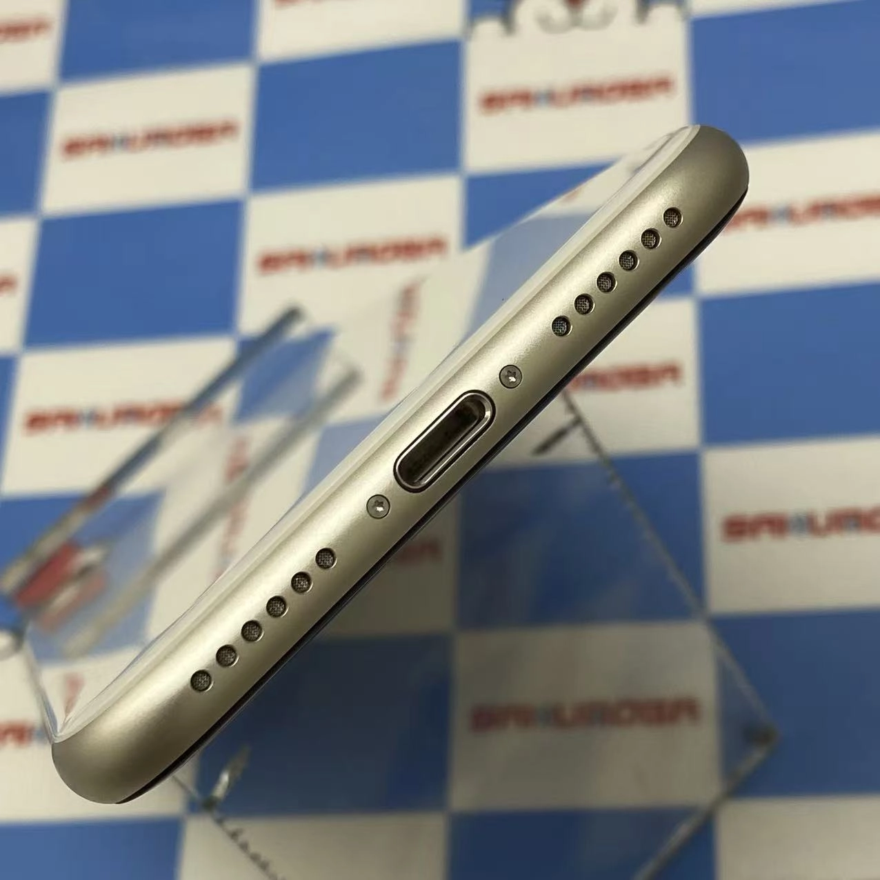 iPhoneSE 第3世代 64GB スターライト MMYD3J/A SoftBank版SIMフリー
