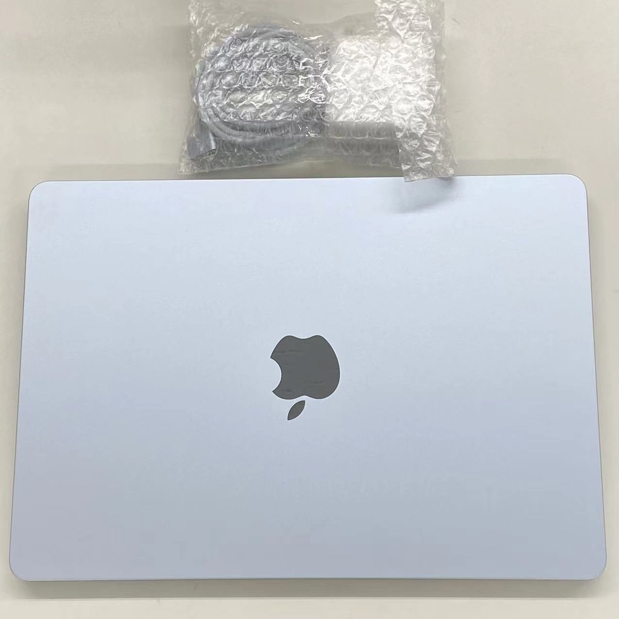 MacBook Air Early2025 13インチ Apple M4 16GB/256GB (CPU:10C/GPU:8C)スカイブルー USキーボード 美品