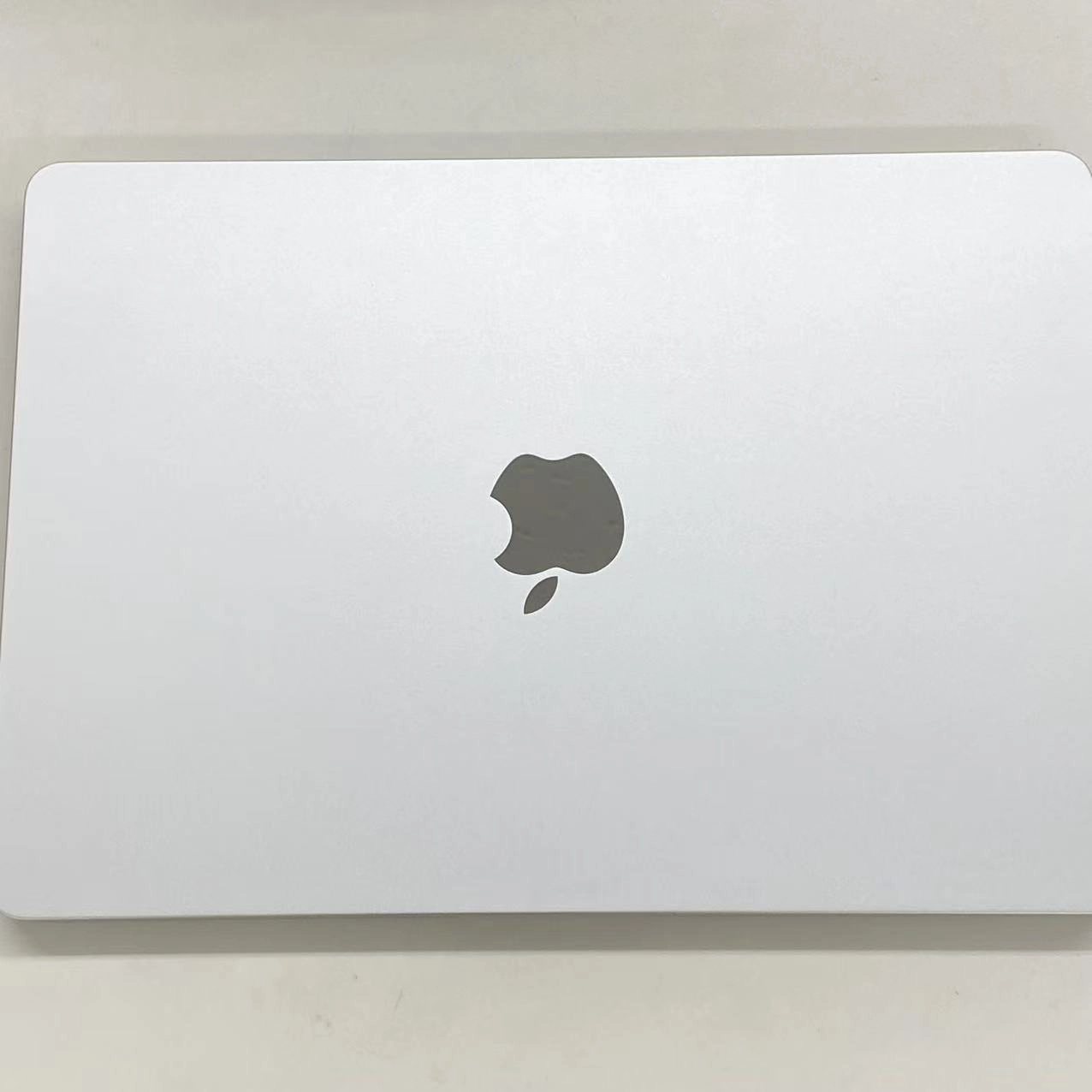 MacBook Air 13インチ Early2025 Apple M4 16GB/512GB (CPU:10C/GPU:8C)シルバー 美品