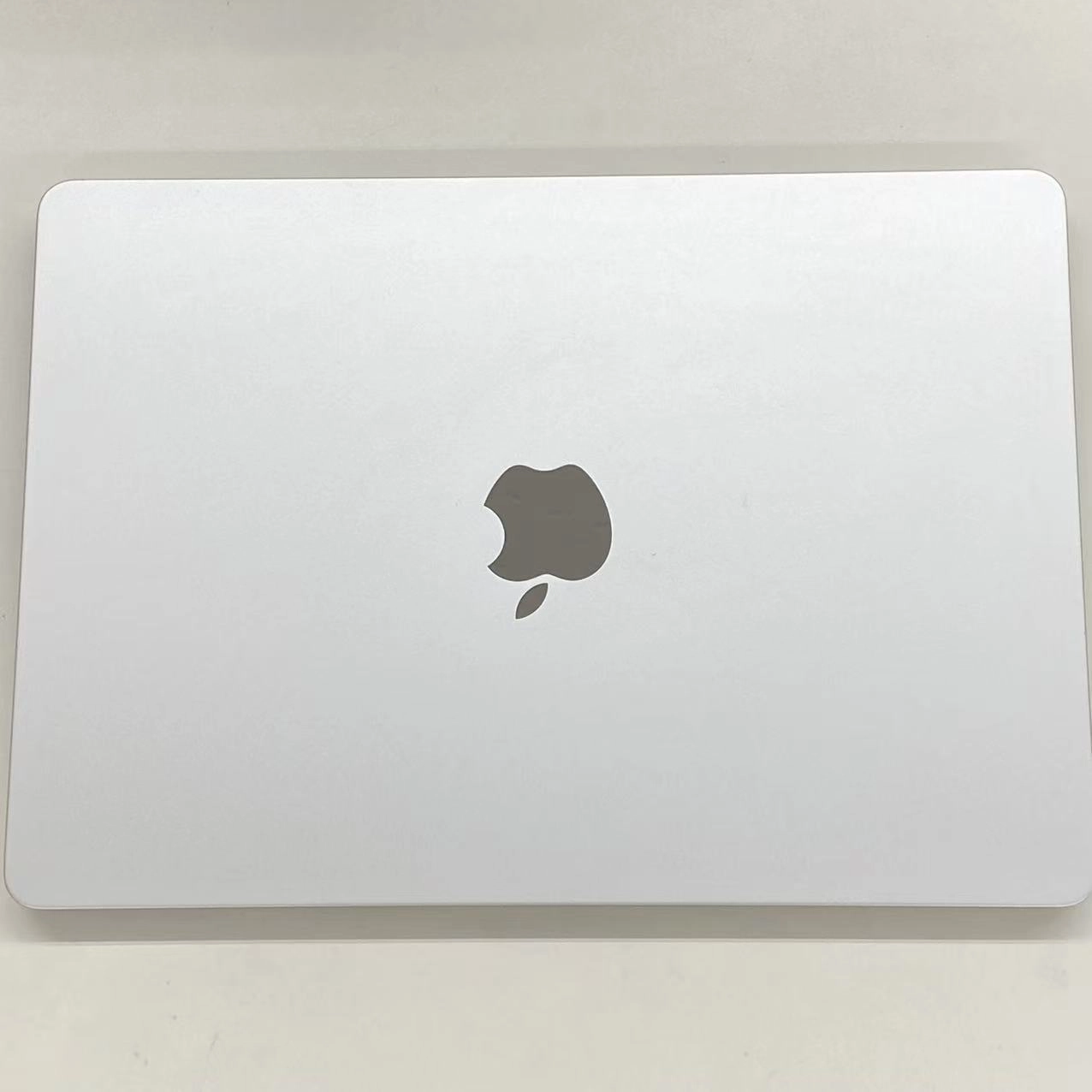 Macbook air 13インチ Early2024 Apple M3 8GB/256GB シルバー MRXT3J/A