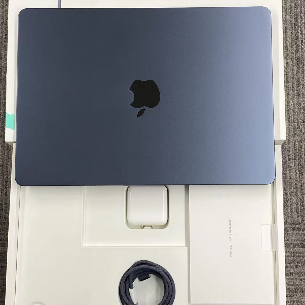 MacBook Air 13インチ Early2025 Apple M4 16GB/512GB (CPU:10C/GPU:10C)ミッドナイト MW133J/A 新品同様