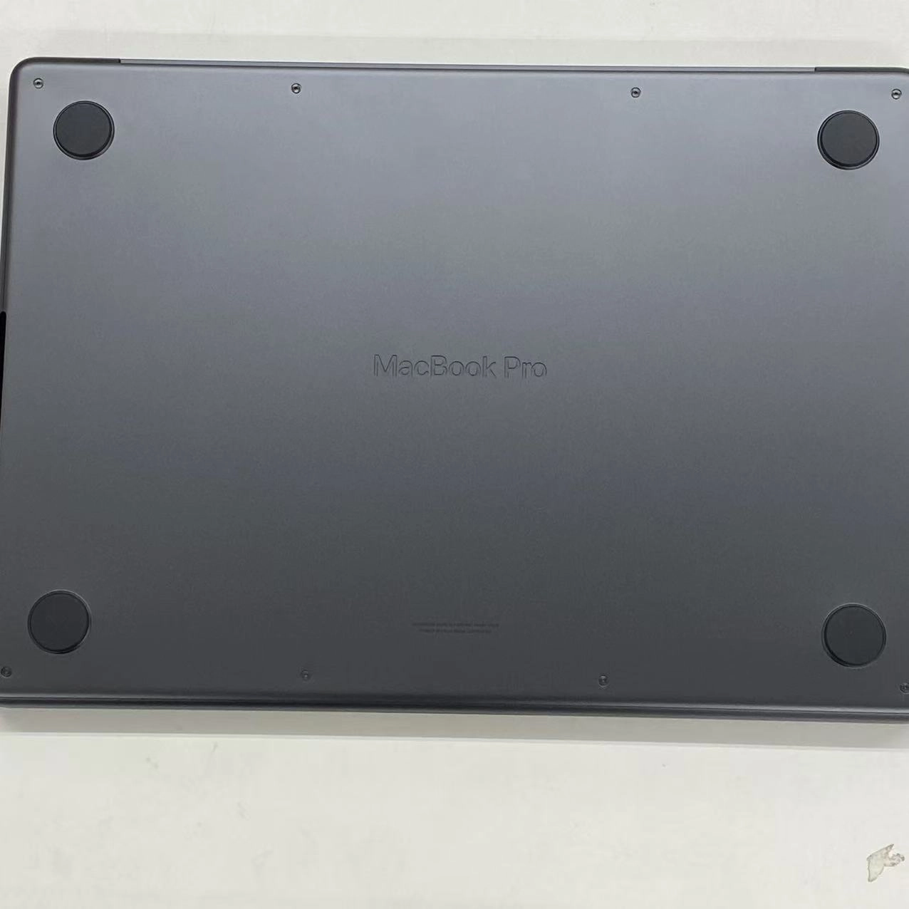 MacBook Pro Early2026 14インチ Apple M5 Pro 24GB/1TB (CPU:15C/GPU:16C)スペースブラック MGDR4J/A 新品同様