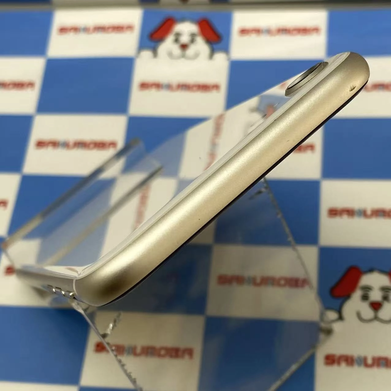 iPhoneSE 第3世代 64GB スターライト MMYD3J/A docomo版 ジャンク品