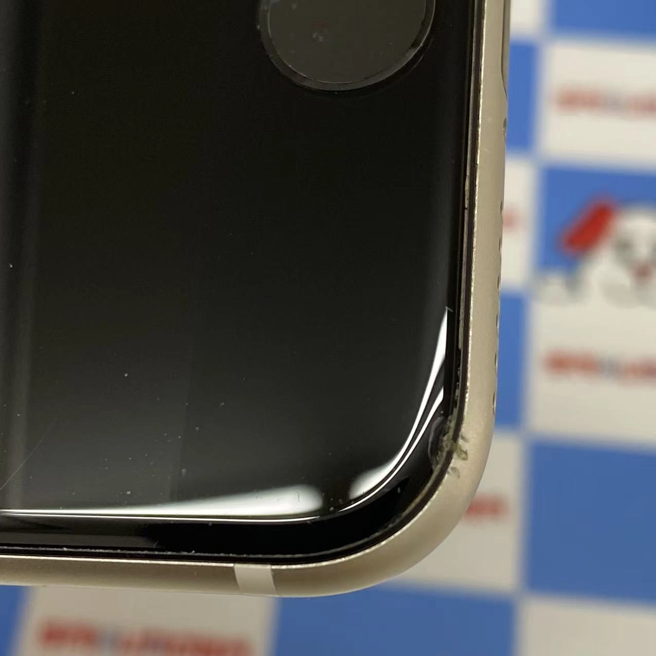 iPhoneSE 第3世代 64GB スターライト MMYD3J/A docomo版 ジャンク品