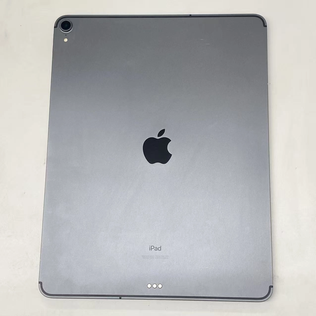 iPad Pro 12.9インチ 第3世代 Wi-Fi+Cellular モデル 64GB MTHJ2J/A docomo版SIMフリー ジャンク品 スペースグレイ