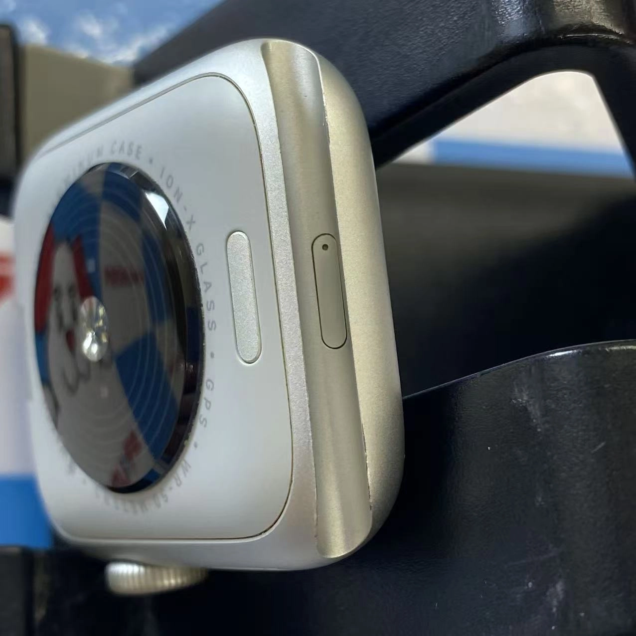 Apple Watch SE 第2世代 40mm GPSモデル 32GB シルバー MRE13J/A