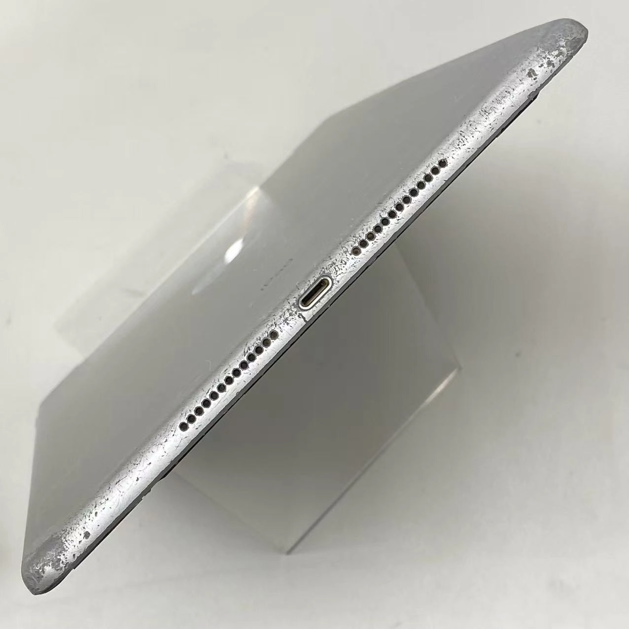 iPad 第9世代 Wi-Fi+Cellularモデル 64GB シルバー MK493J/A AU版SIMフリー ジャンク品 au