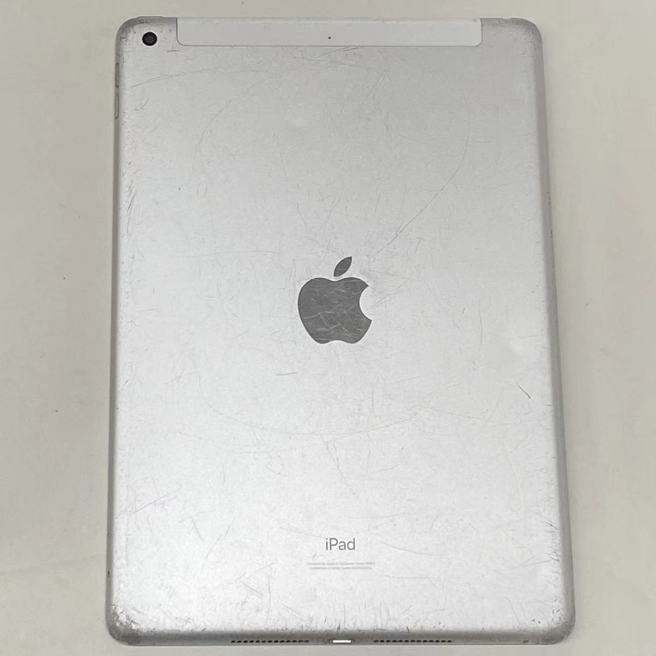 iPad 第9世代 Wi-Fi+Cellularモデル 64GB シルバー MK493J/A AU版SIMフリー ジャンク品 au
