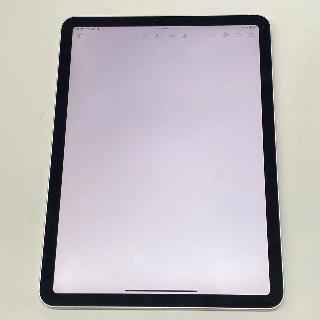 iPad Air 第4世代 Wi-Fiモデル 64GB シルバー MYFN2J/A