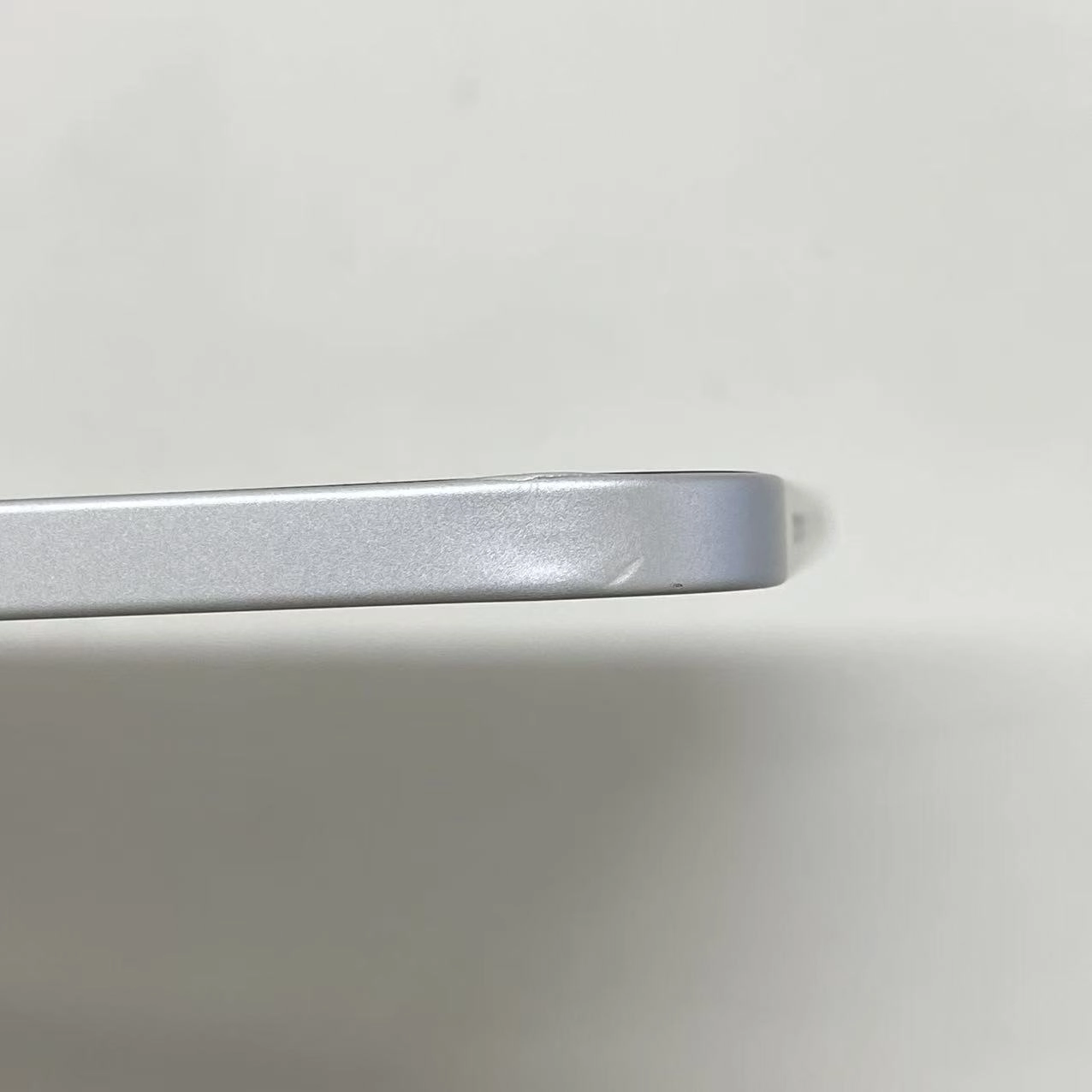 iPad Air 第4世代 Wi-Fiモデル 64GB シルバー MYFN2J/A