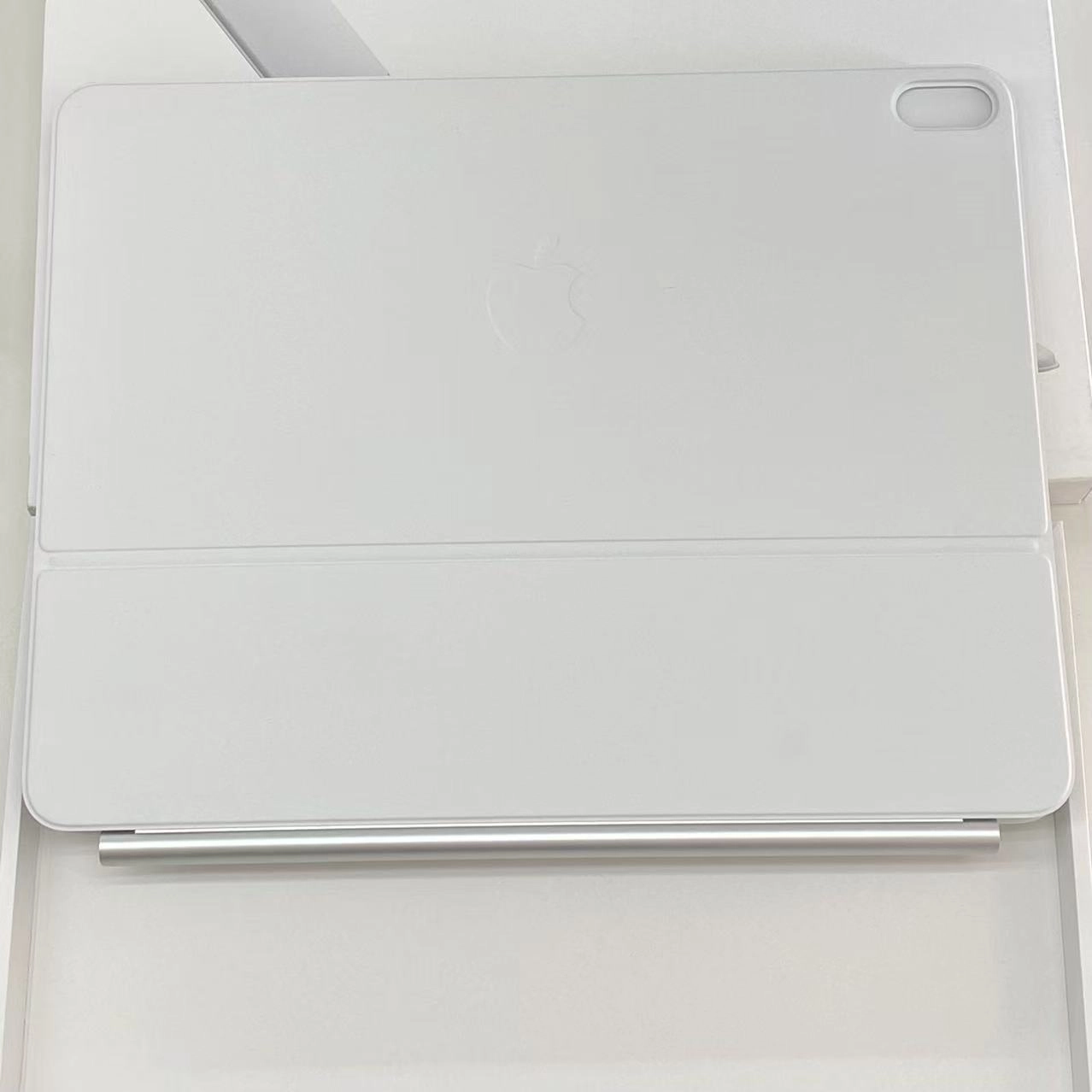 13インチiPad Air(M3)用 Magic Keyboard 日本語 ホワイト MDFW4J/A 美品