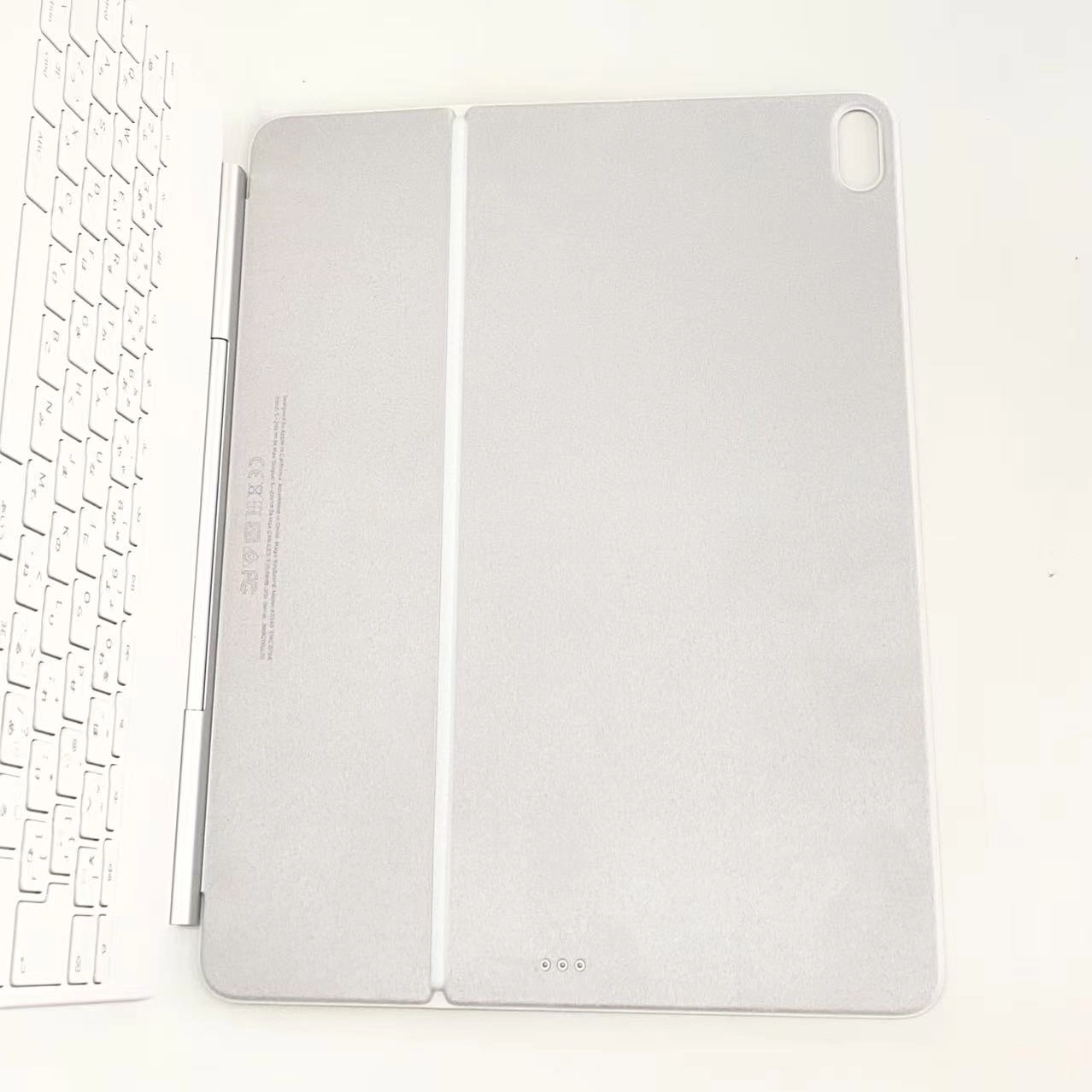 13インチiPad Air(M3)用 Magic Keyboard 日本語 ホワイト MDFW4J/A 美品