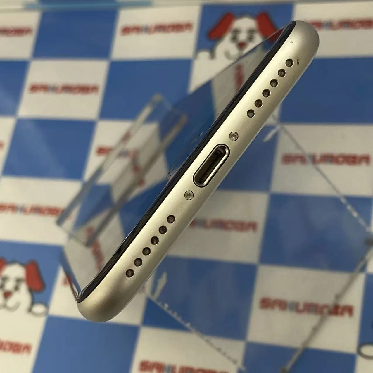 iPhoneSE 第3世代 64GB スターライト MMYD3J/A  AU版SIMフリージャンク品