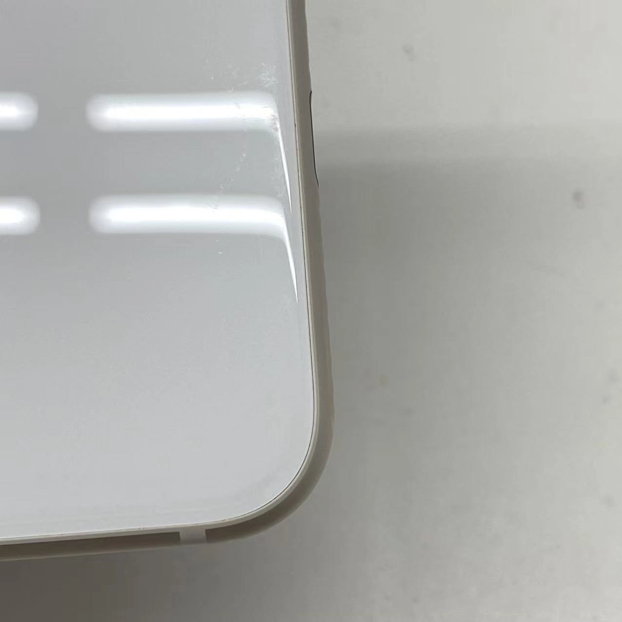 iPhoneSE 第3世代 64GB スターライト MMYD3J/A AU版SIMフリー