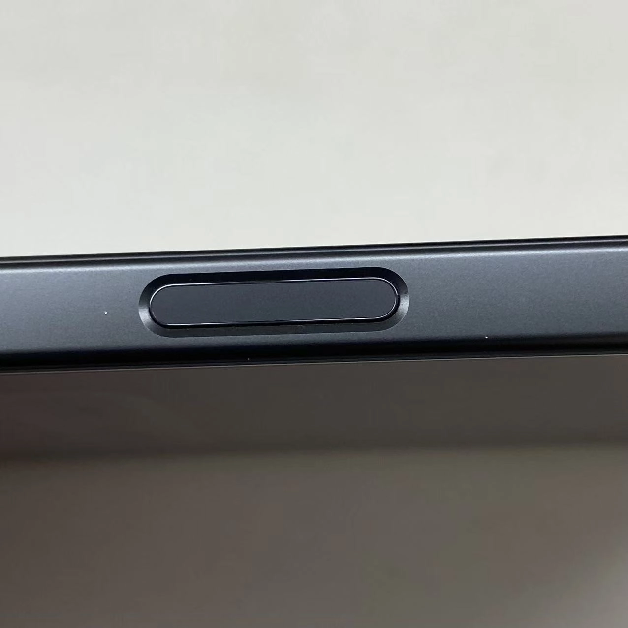 iPhone16 Pro Max 256GB ブラックチタニウム MYWG3J/A AU版SIMフリー 美品 au