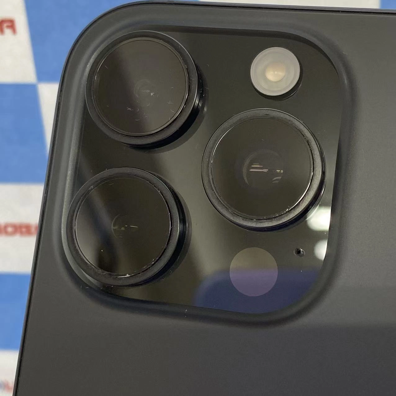 iPhone16 Pro 128GB ブラックチタニウム MYMV3J/A docomo版SIMフリー