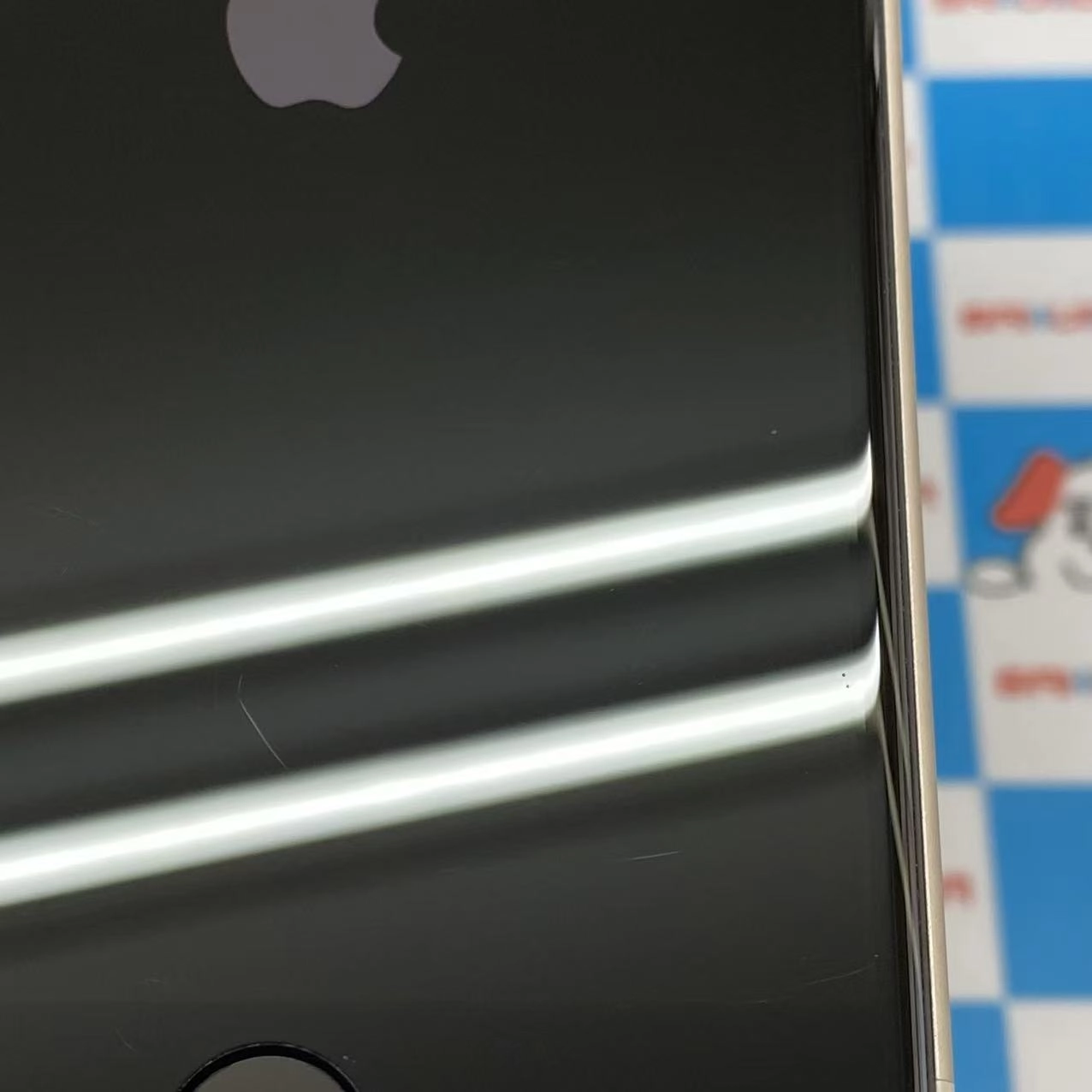 iPhoneSE 第3世代 64GB スターライト MMYD3J/A AU版SIMフリー