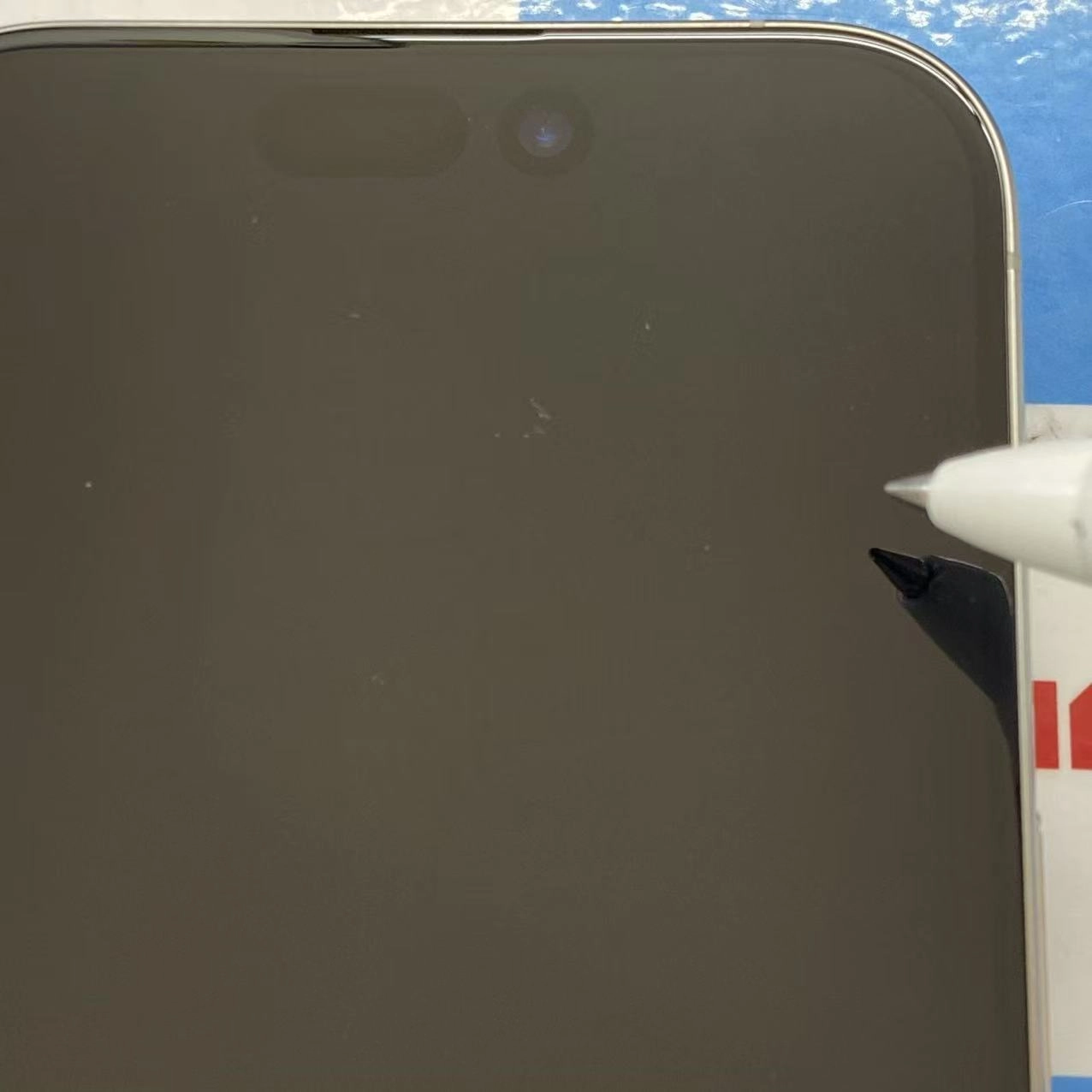 iPhone15 Pro 256GB ホワイトチタニウム MTUD3J/A docomo版SIMフリー 美品