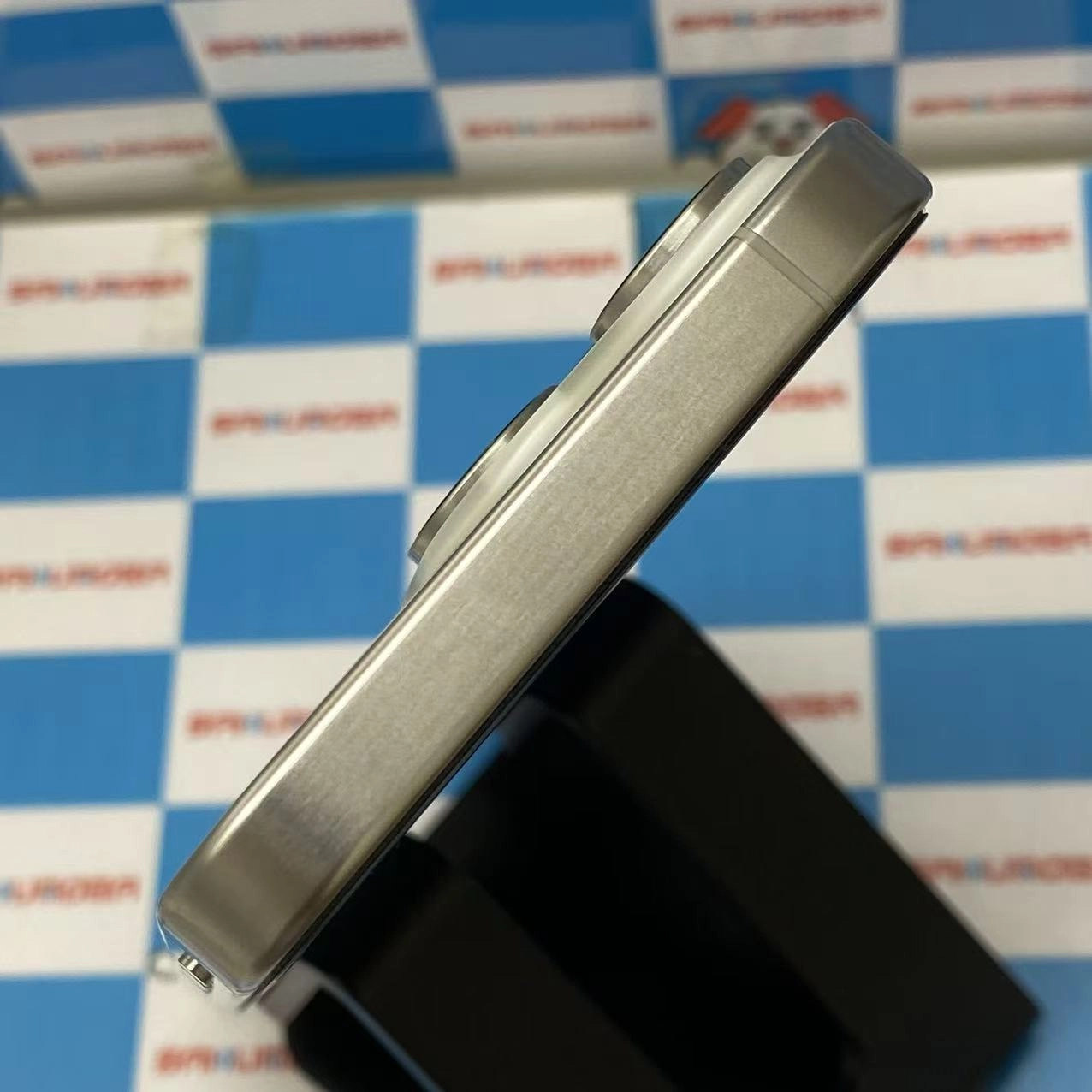 iPhone15 Pro 256GB ホワイトチタニウム MTUD3J/A SIMフリー 極美品1