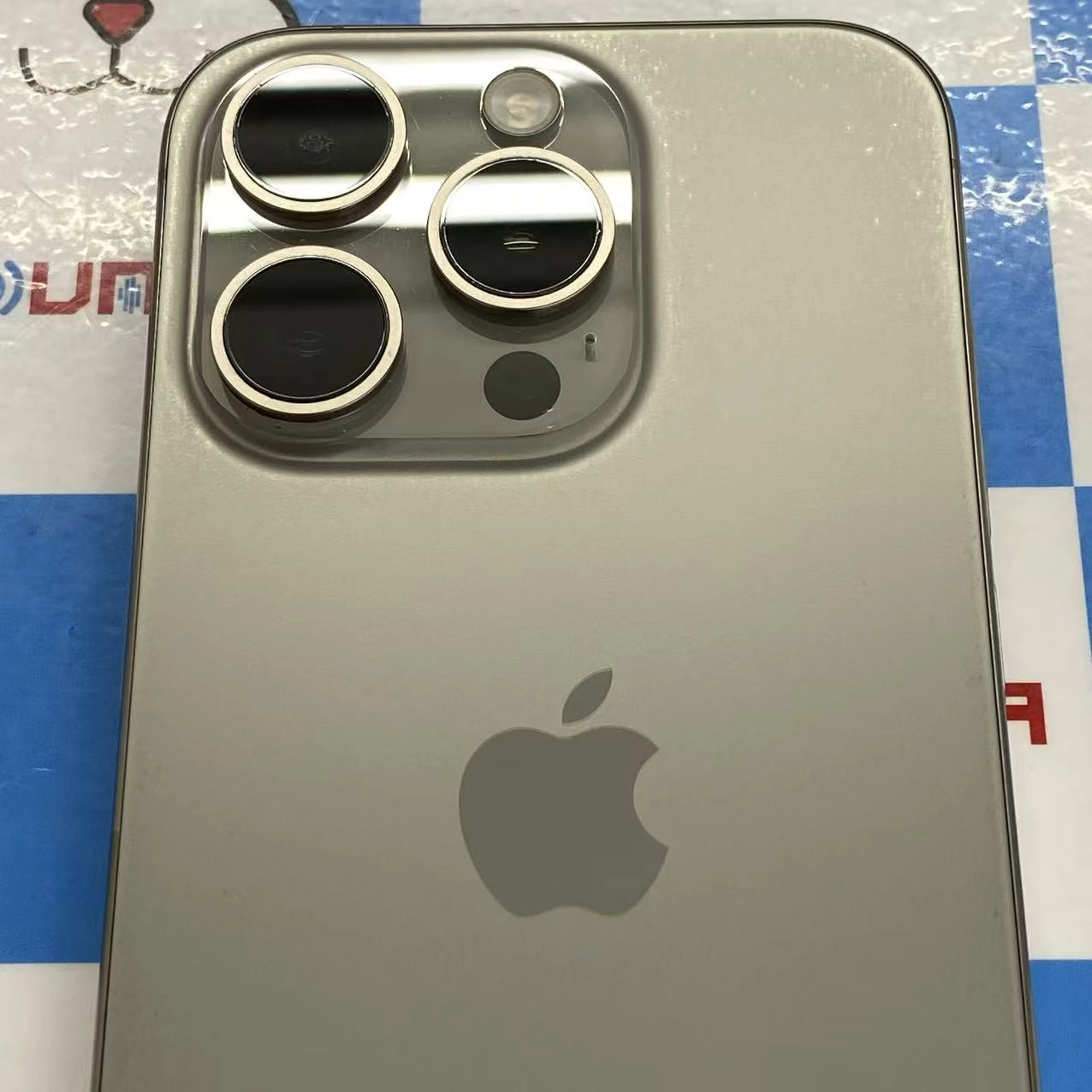iPhone15 Pro 128GB ナチュラルチタニウム MTU93J/A AU版SIMフリー au