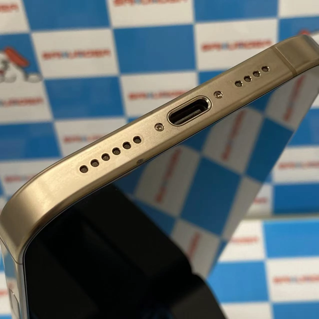 iPhone16 Pro Max 256GB デザートチタニウム MYWJ3J/A docomo版SIMフリー 美品