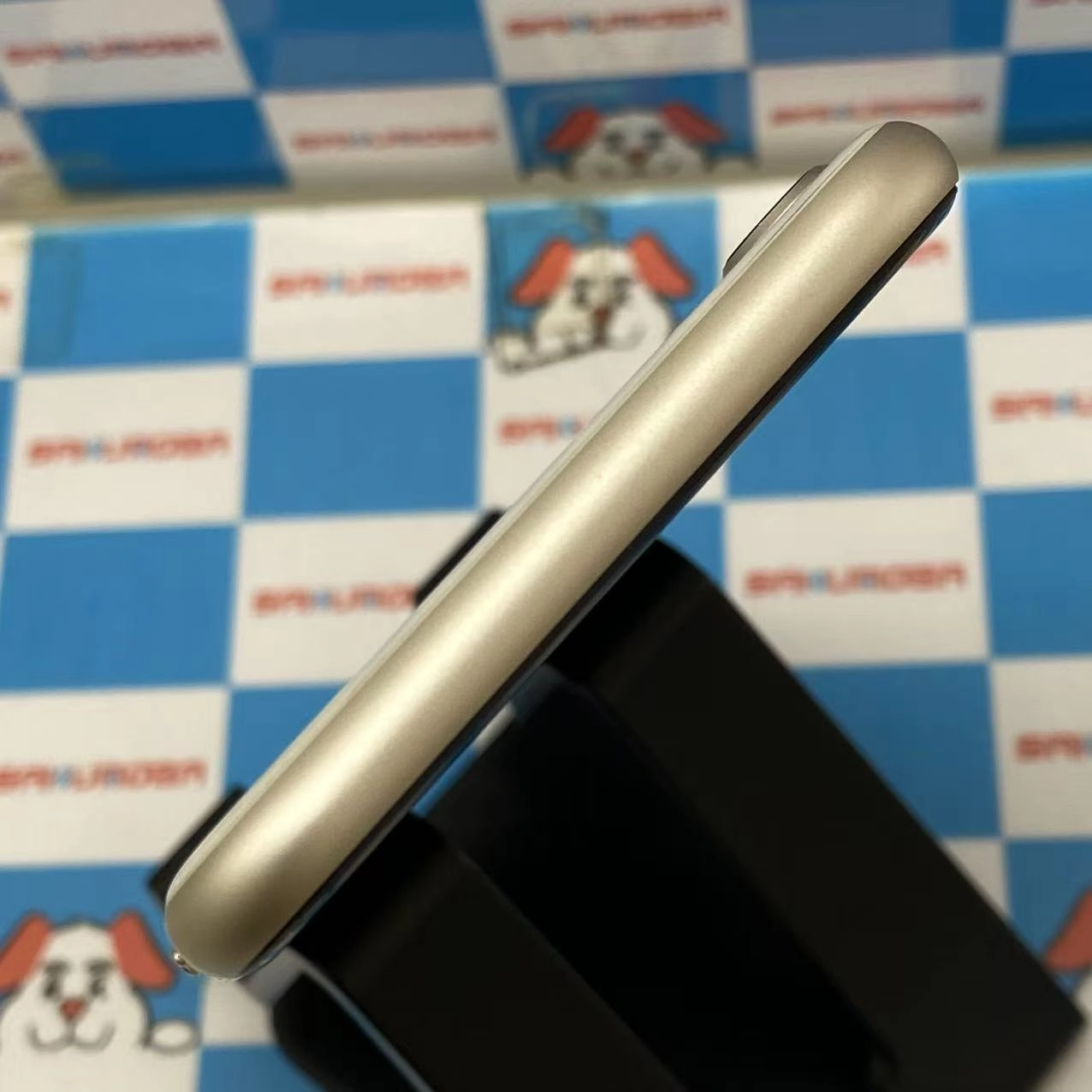 iPhoneSE 第3世代 64GB スターライト MMYD3J/A SoftBank版SIMフリー 美品