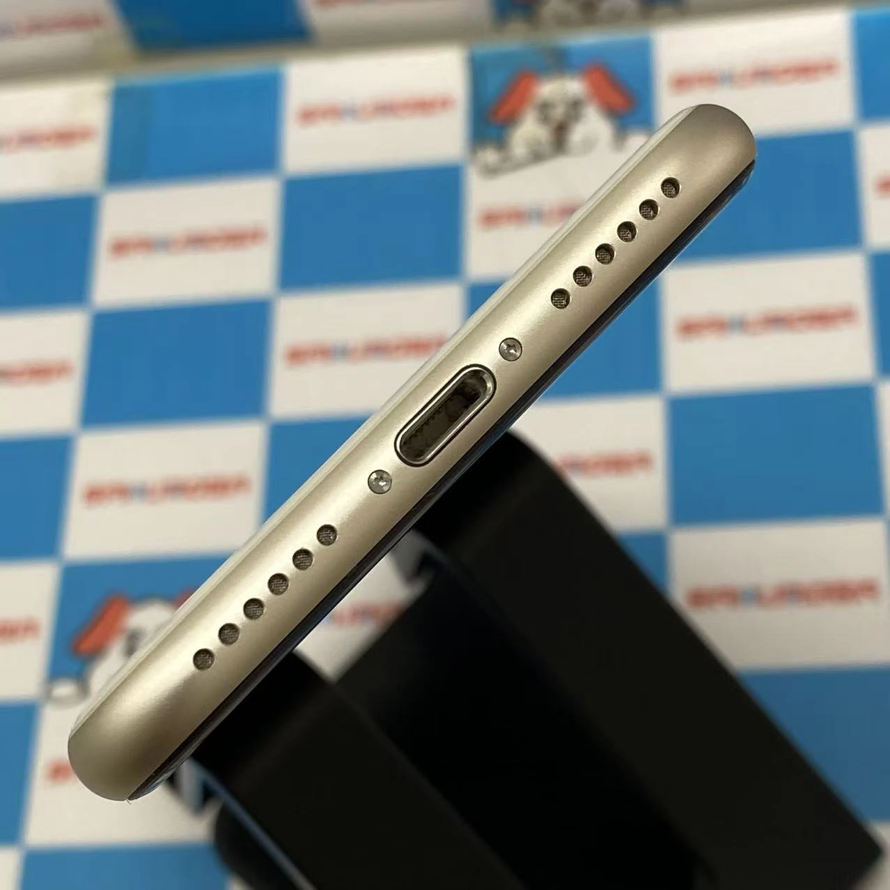 iPhoneSE 第3世代 64GB スターライト MMYD3J/A SoftBank版SIMフリー 美品