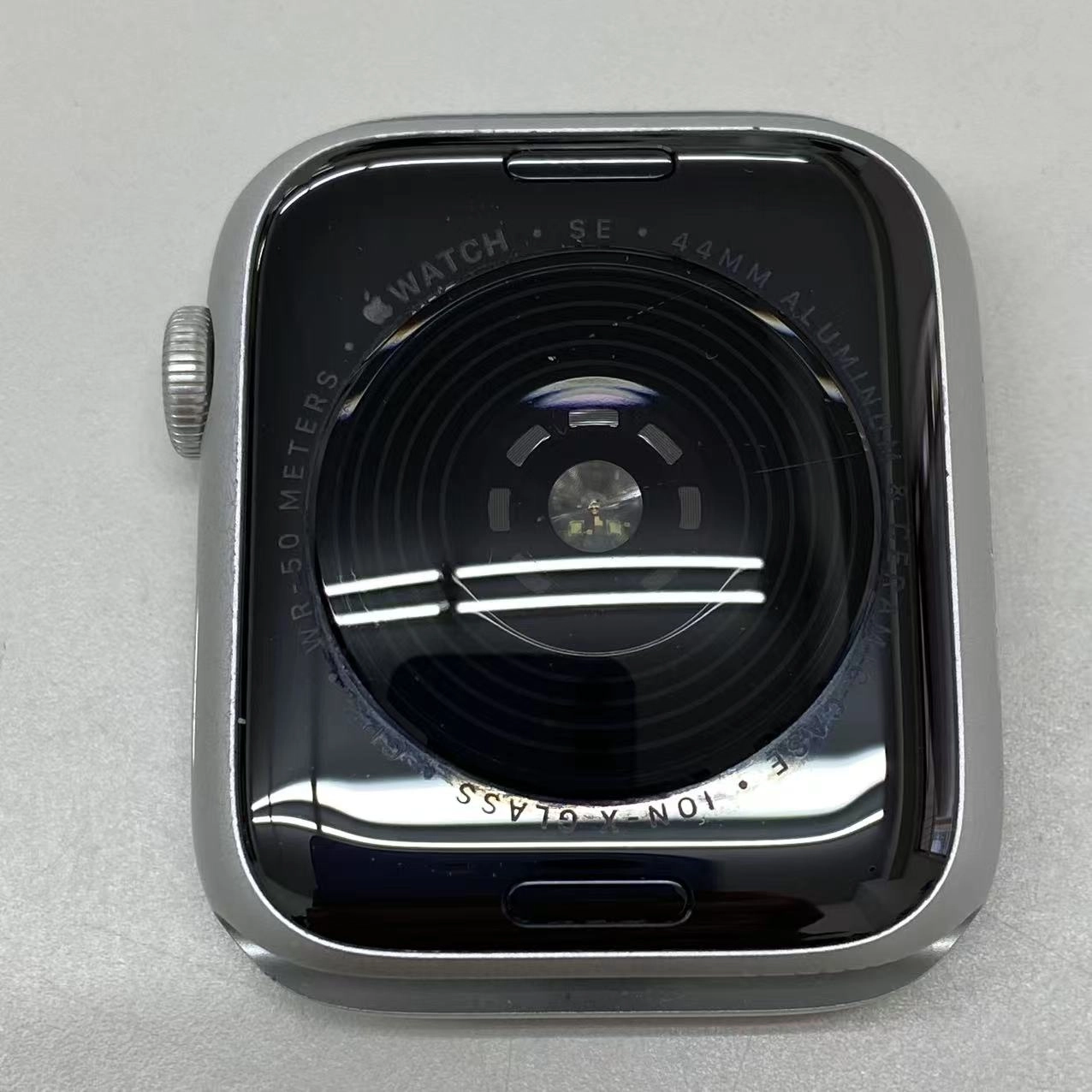 Apple Watch SE 第1世代 44mm GPSモデル 32GB シルバー MKQ43J/A