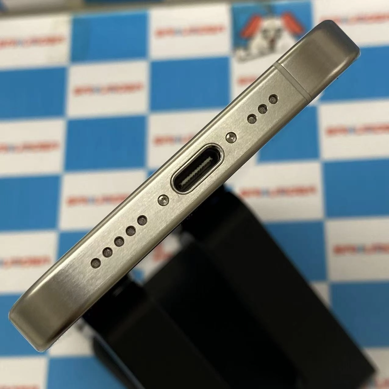 iPhone15 Pro 512GB ホワイトチタニウム MTUJ3J/A SIMフリー