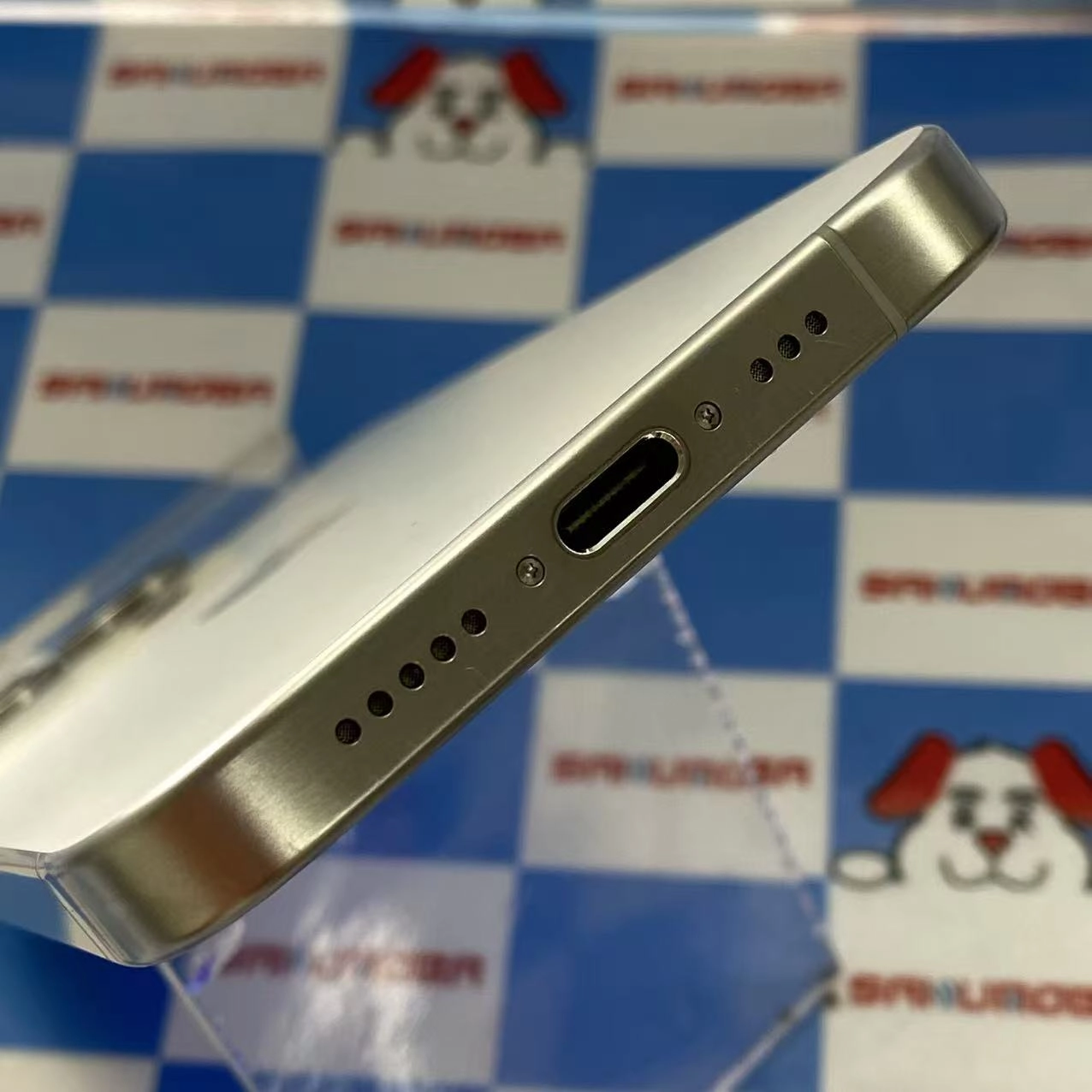iPhone15 Pro 512GB ホワイトチタニウム MTUJ3J/A docomo版SIMフリー