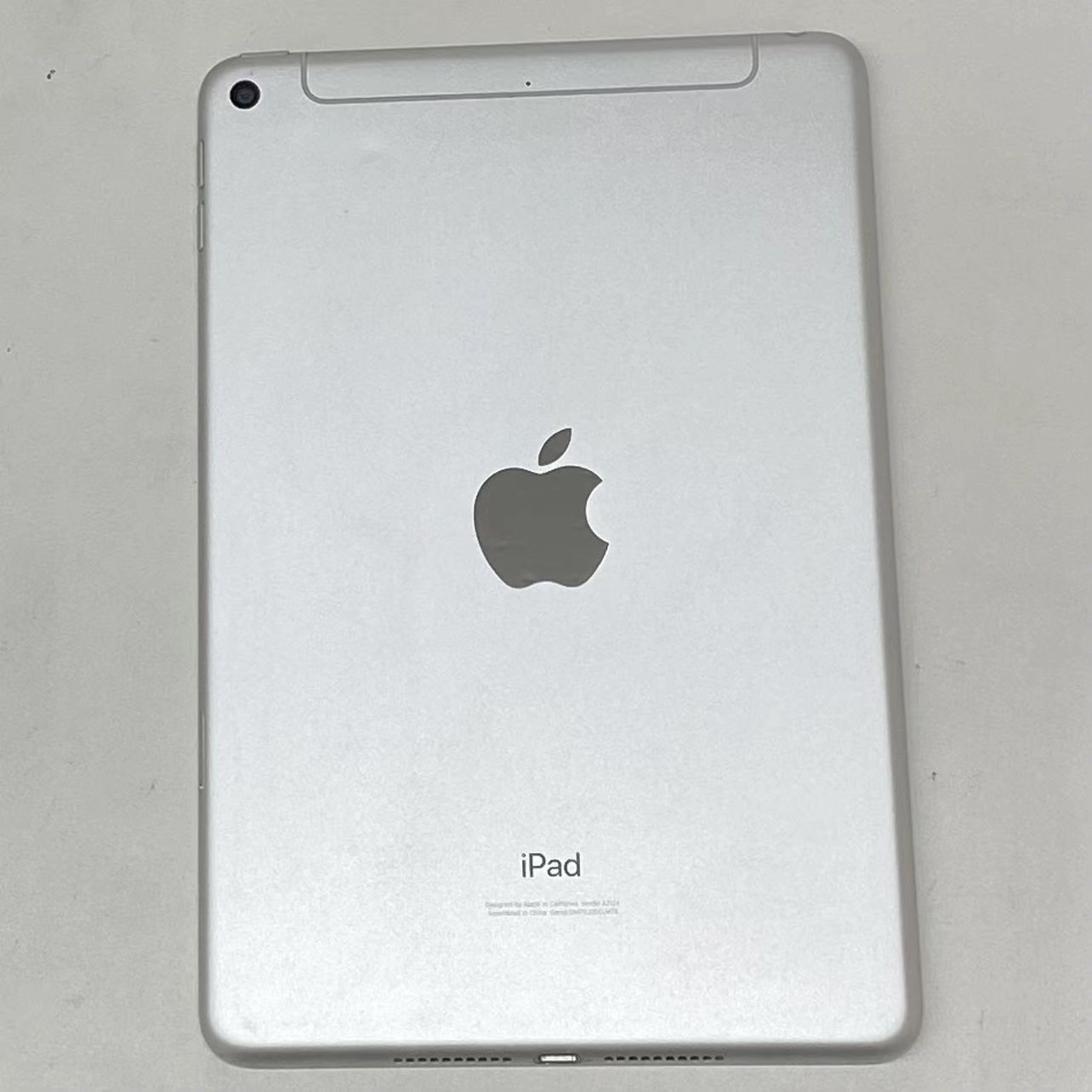 iPad mini 第5世代 Wi-Fi+Cellular モデル 64GB シルバー MUX62J/A docomo版SIMフリー ジャンク品