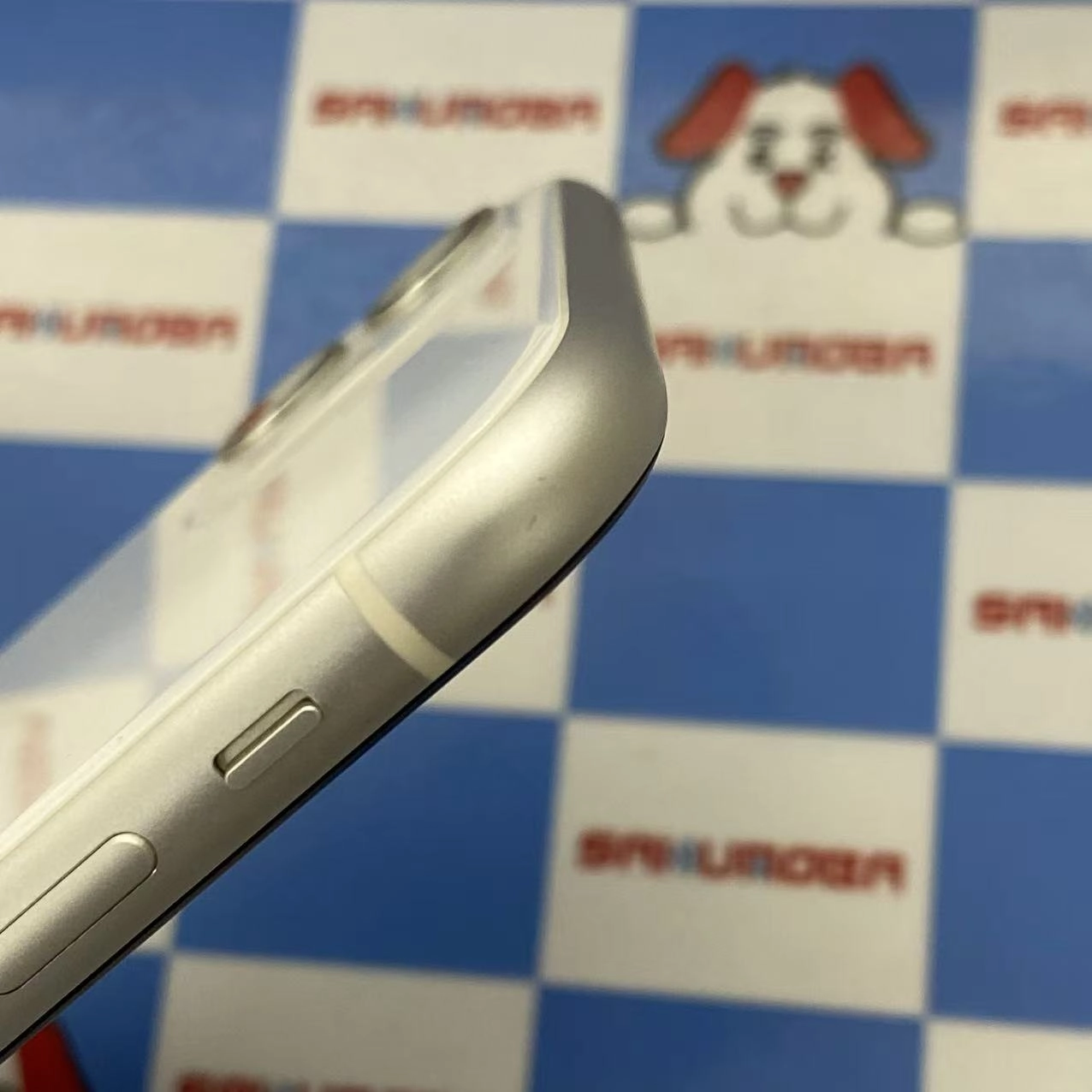 iPhone11 64GB ホワイト MWLU2J/A AU版SIMフリー au