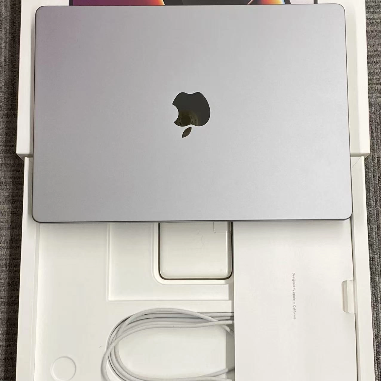 MacBook Pro 14インチ Late2021 Apple M1 Pro(8コア) 14コアGPU 16GB/512GB スペースグレイ MKGP3J/A 極美品