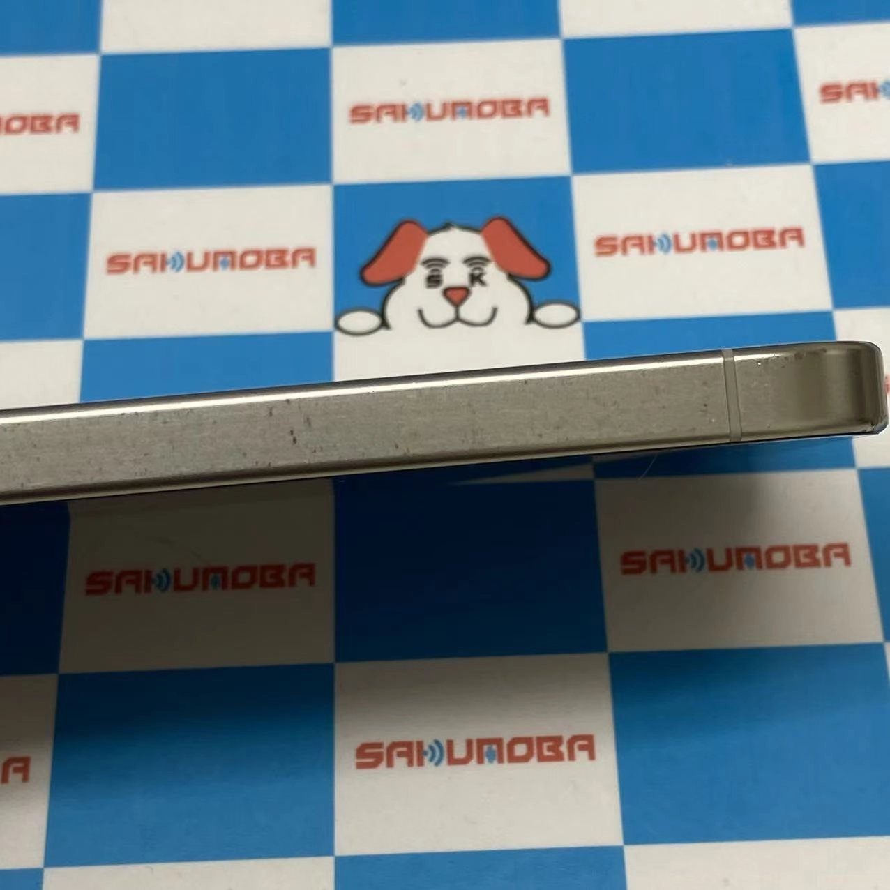 iPhone15 Pro 256GB ホワイトチタニウム MTUD3J/A AU版SIMフリー au