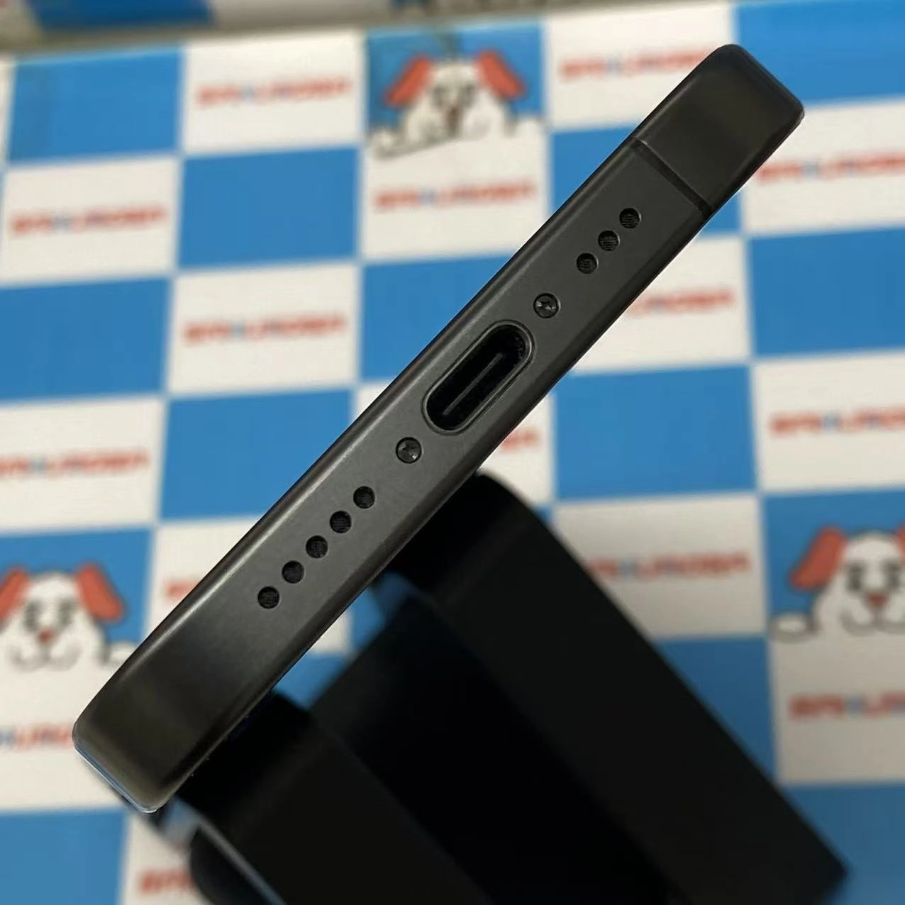 iPhone15 Pro 1TB ブラックチタニウム MTVC3AA/A 海外版SIMフリー 美品