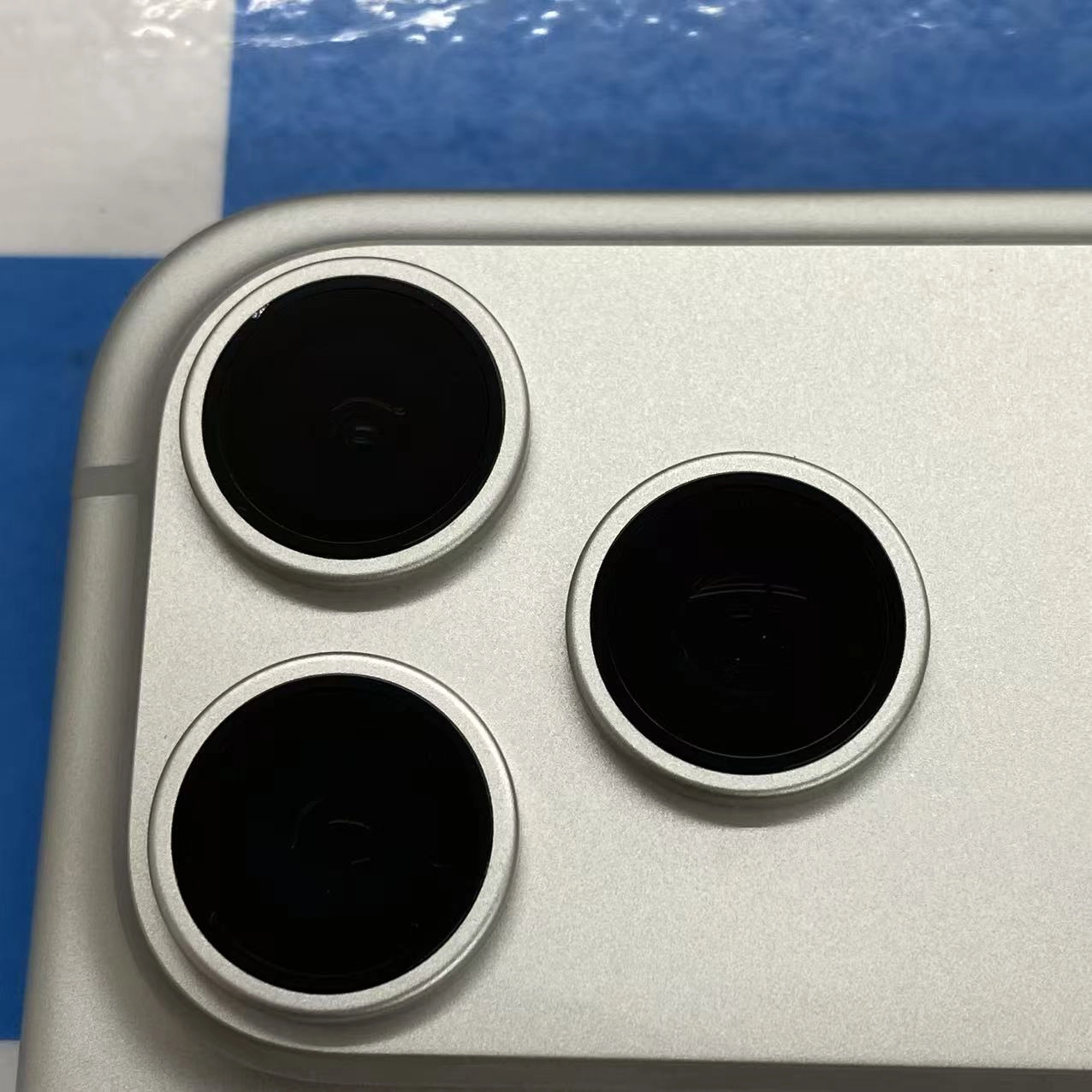 iPhone 17 Pro Max 256GB シルバー MFY84J/A SoftBank版SIMフリー 美品