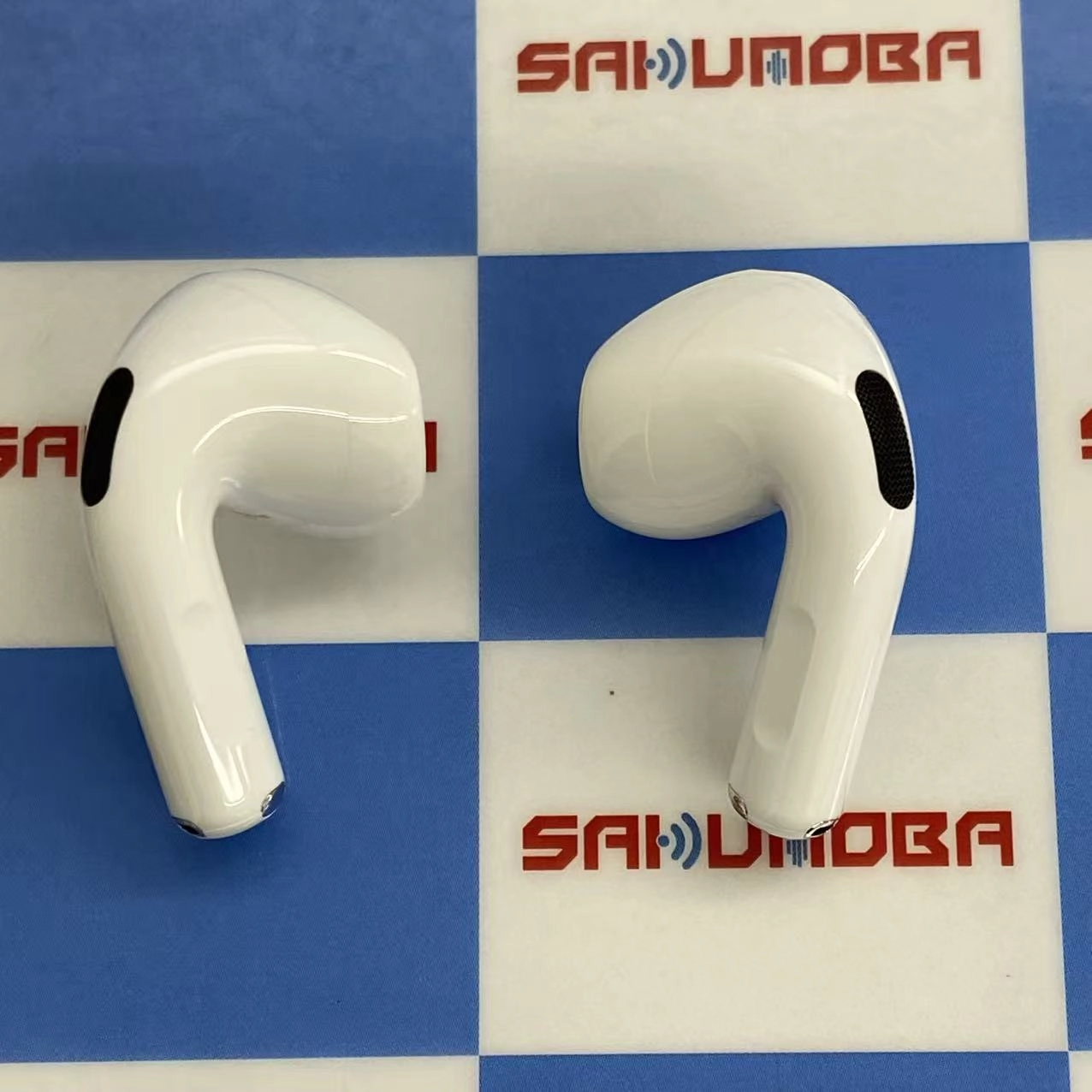AirPods 第5世代 ワイヤレス充電ケース付き ホワイト MKFT4J/A