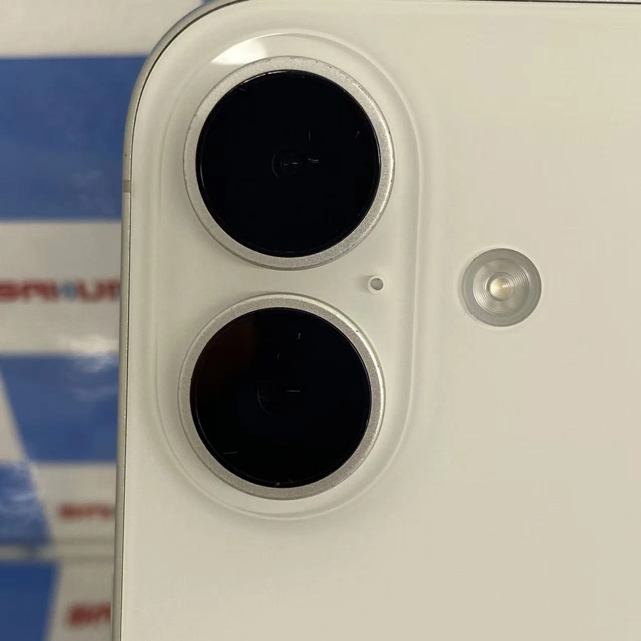 iPhone16 128GB ホワイト MYDR3J/A SoftBank版SIMフリー 美品