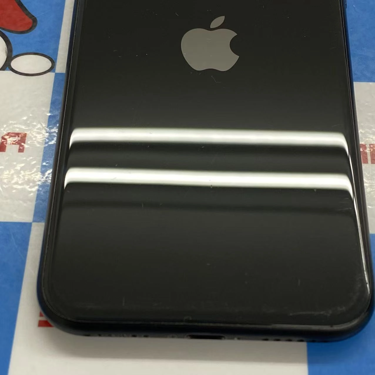 iPhoneSE 第2世代 64GB ブラック MHGP3J/A docomo版SIMフリージャンク品