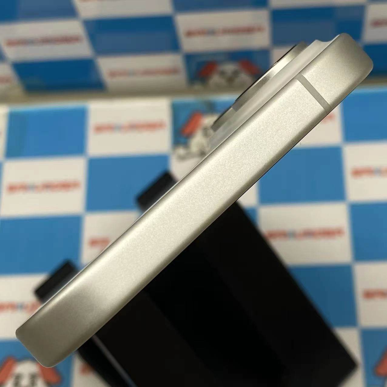iPhone16 128GB ホワイト MYDR3J/A AU版SIMフリー 新品同様 au