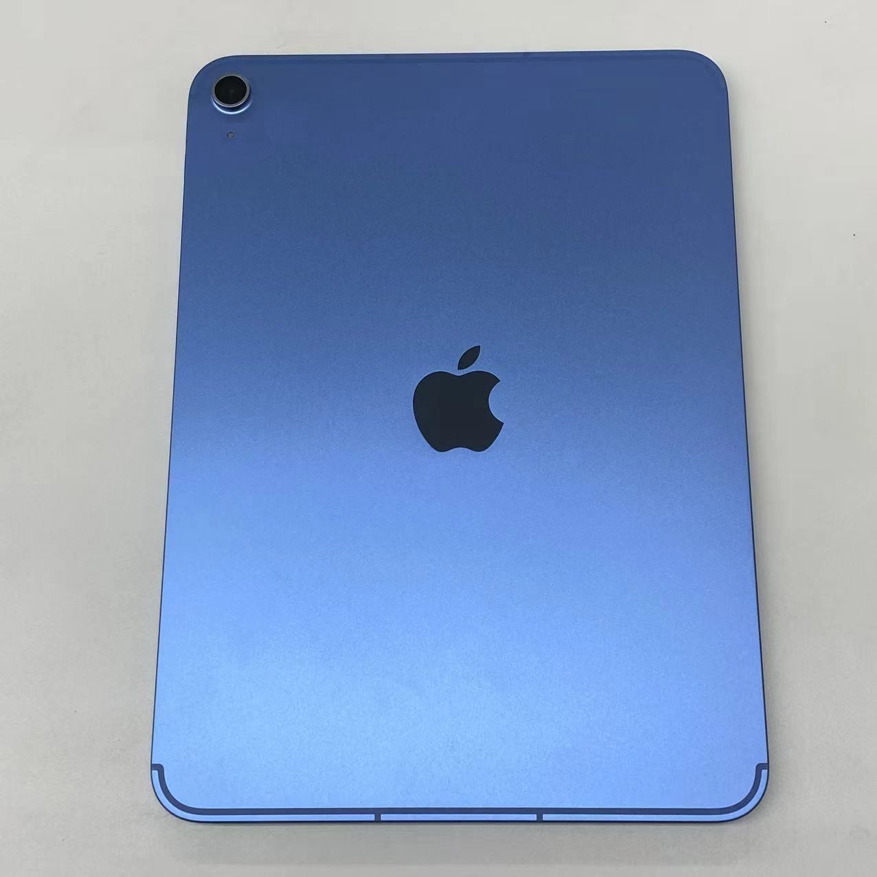 iPad 第11世代 Wi-Fi + Cellular 128GB ブルー MD7G4J/A AU版SIMフリー 新品同様 au