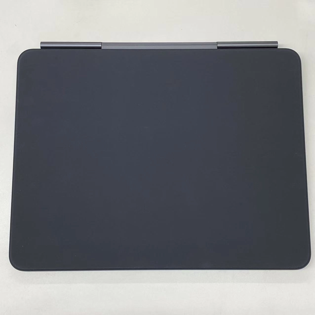 13インチiPad Pro(M4)用Magic Keyboard ブラック MWR53J/A 美品